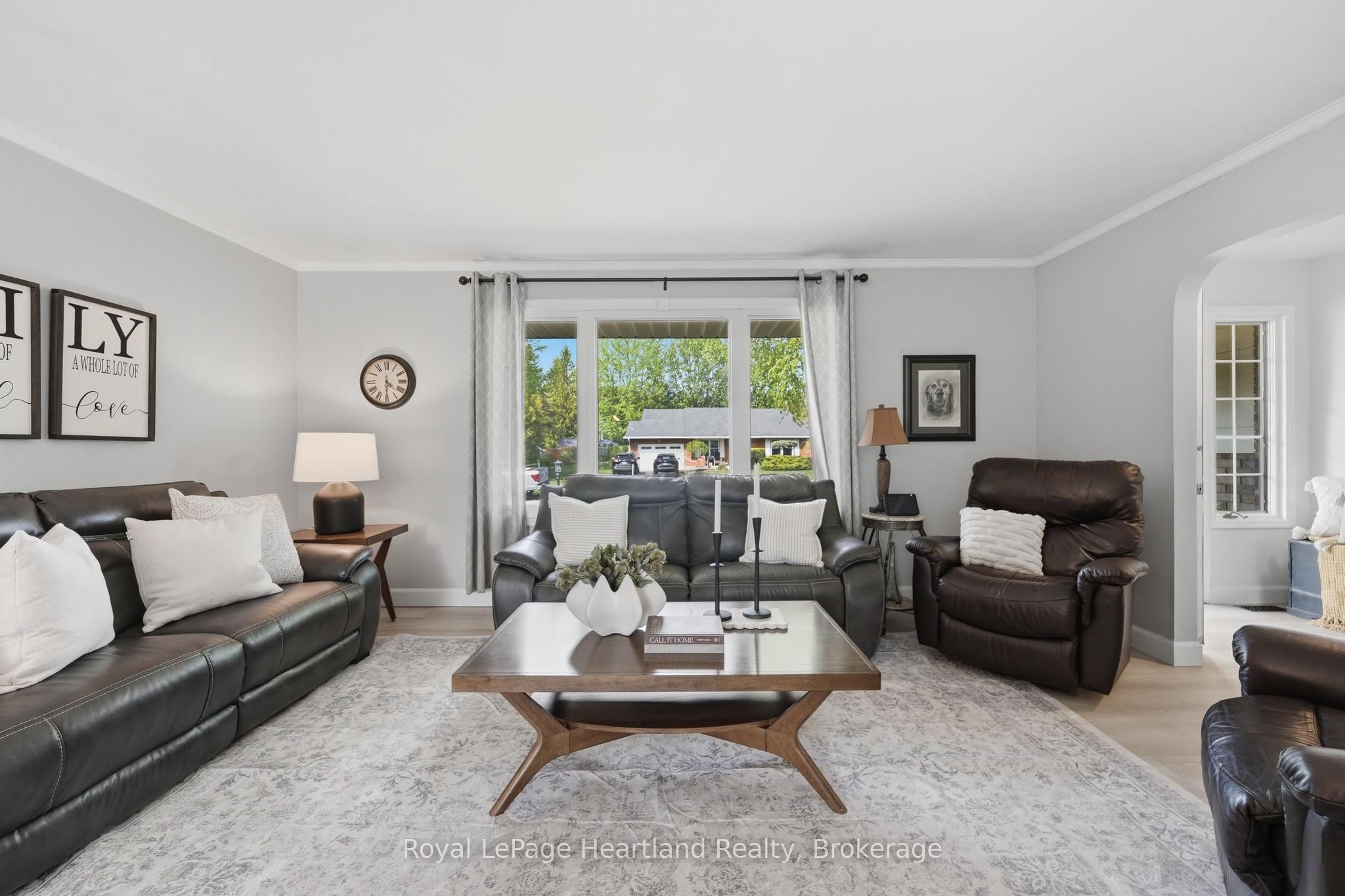 36589 Dunlop Drive Property Photo 5