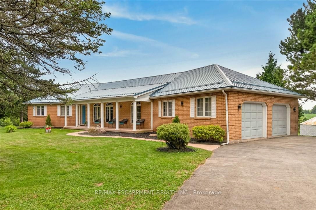 7011 Dickenson Road E Property Photo 4