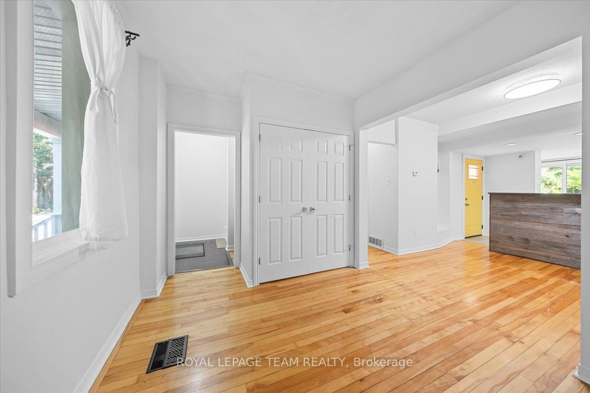 135 Upper Lorne Place Property Photo 5