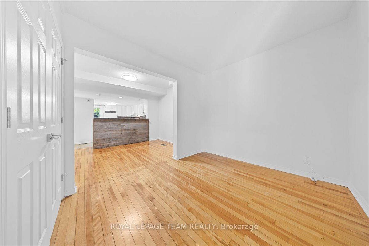 135 Upper Lorne Place Property Photo 8