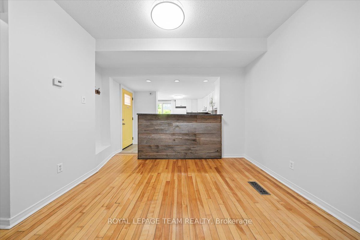 135 Upper Lorne Place Property Photo 9