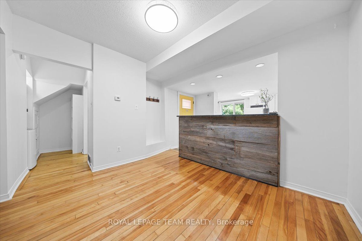 135 Upper Lorne Place Property Photo 10
