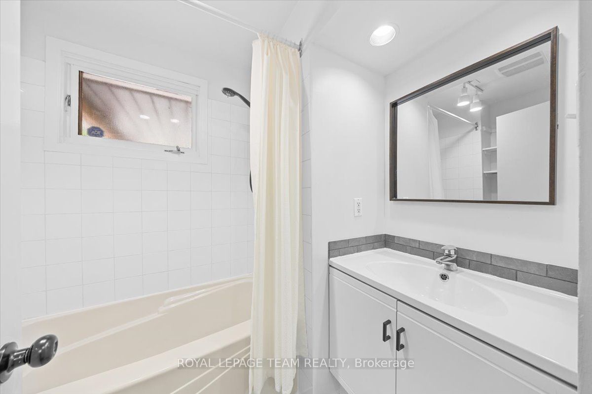 135 Upper Lorne Place Property Photo 12
