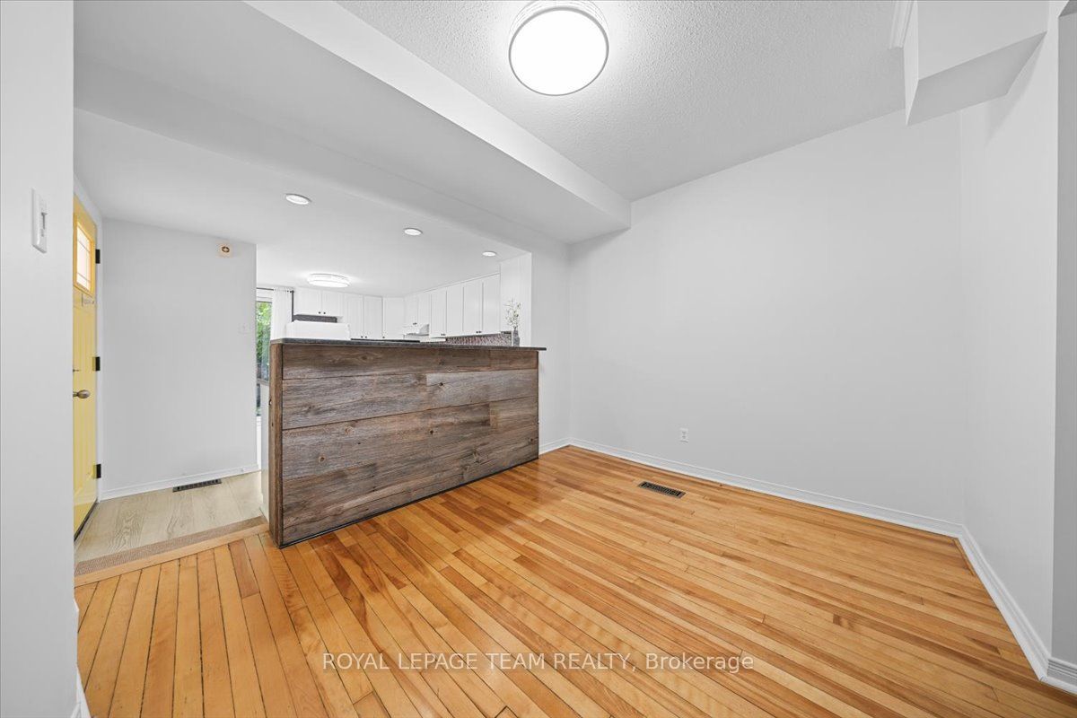 135 Upper Lorne Place Property Photo 13