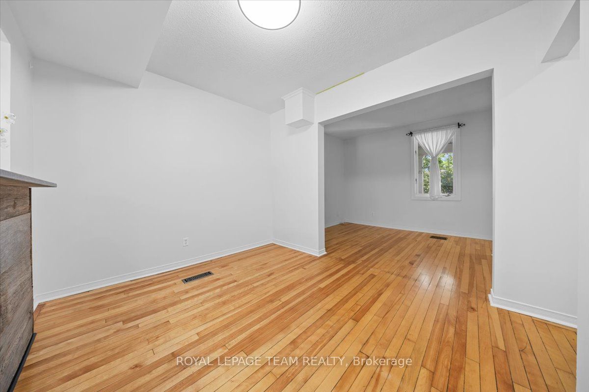 135 Upper Lorne Place Property Photo 14