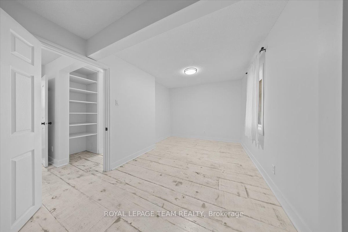 135 Upper Lorne Place Property Photo 23