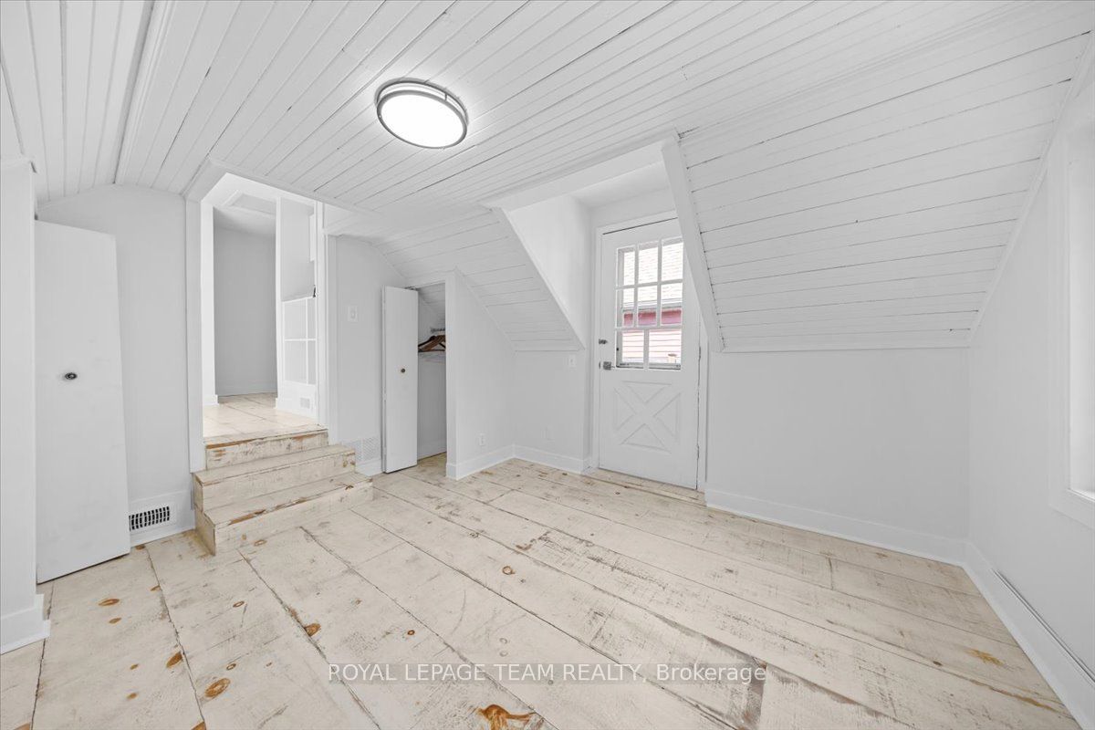 135 Upper Lorne Place Property Photo 31