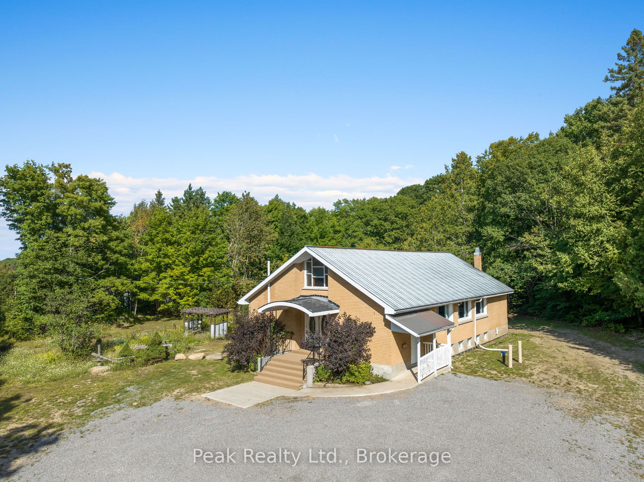 1812 Frontenac Road Property Photo 6