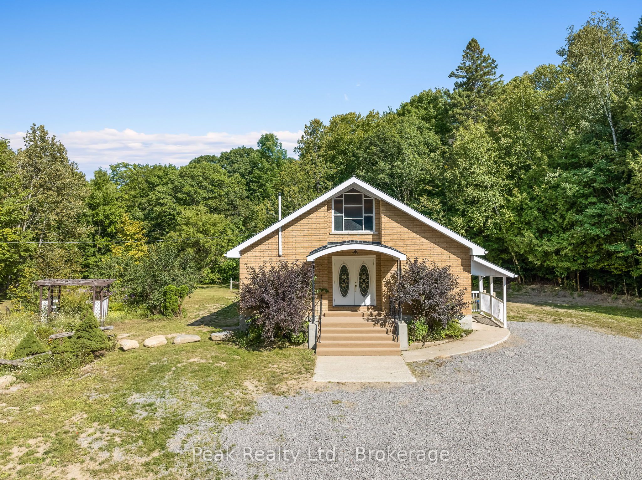 1812 Frontenac Road Property Photo 7