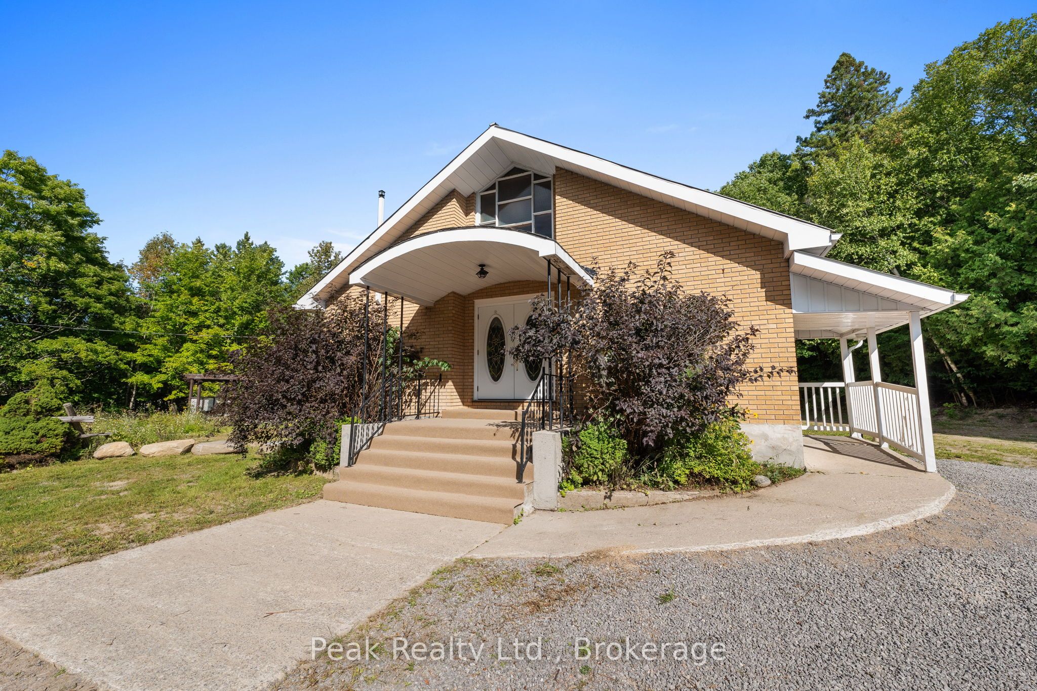 1812 Frontenac Road Property Photo 8
