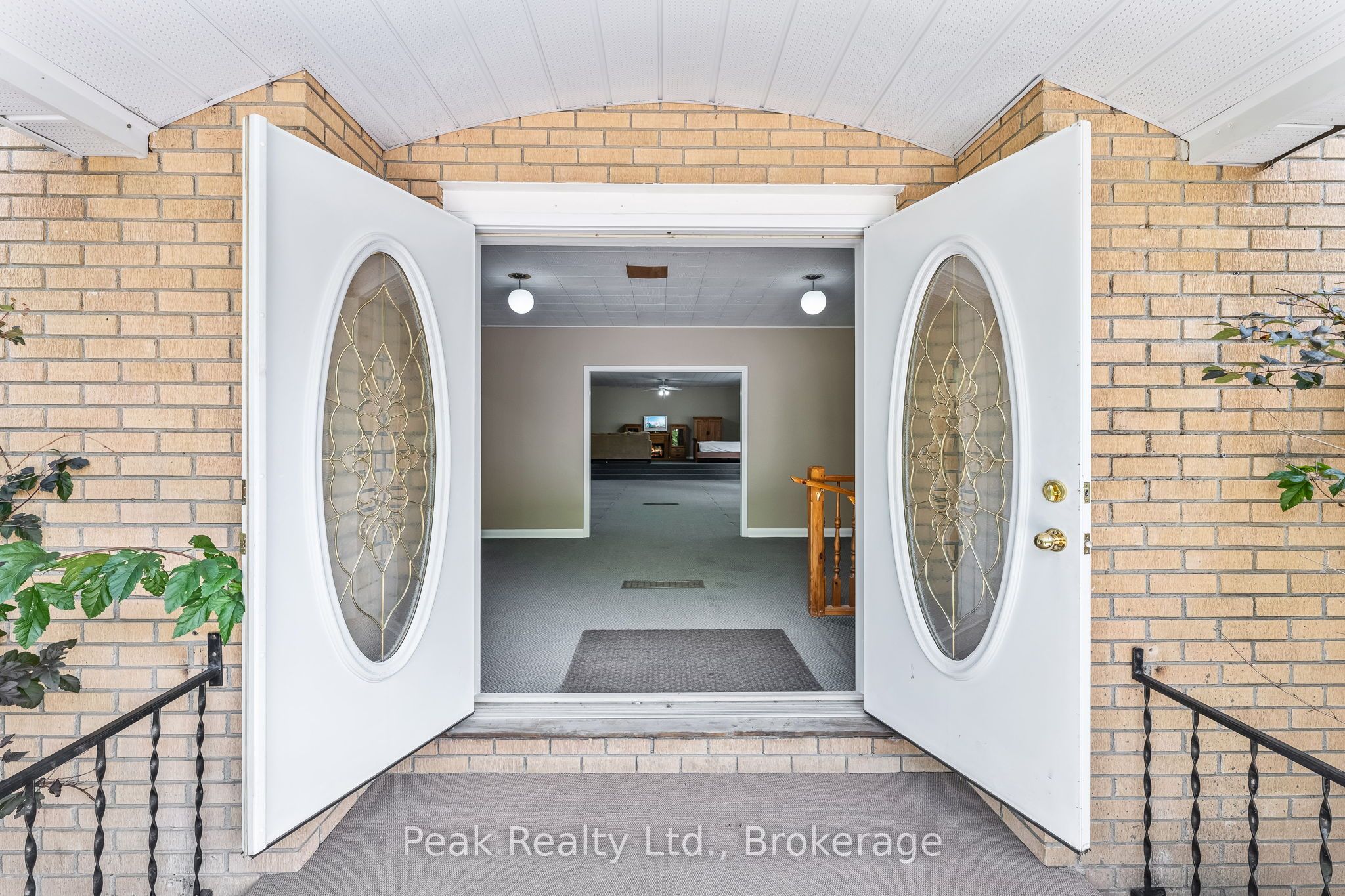 1812 Frontenac Road Property Photo 10