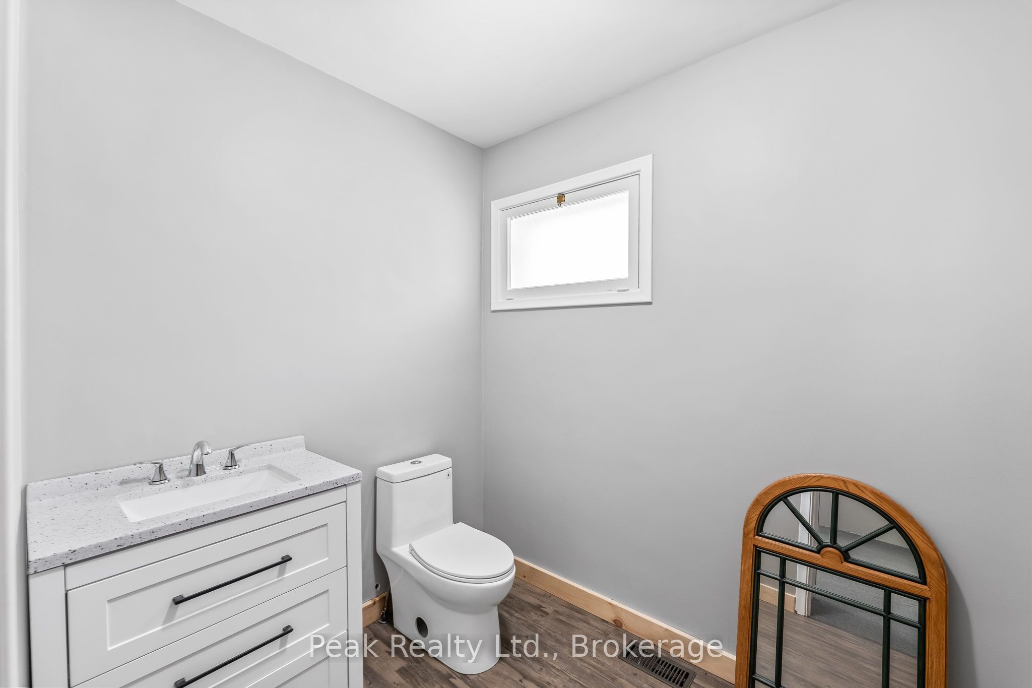 1812 Frontenac Road Property Photo 14