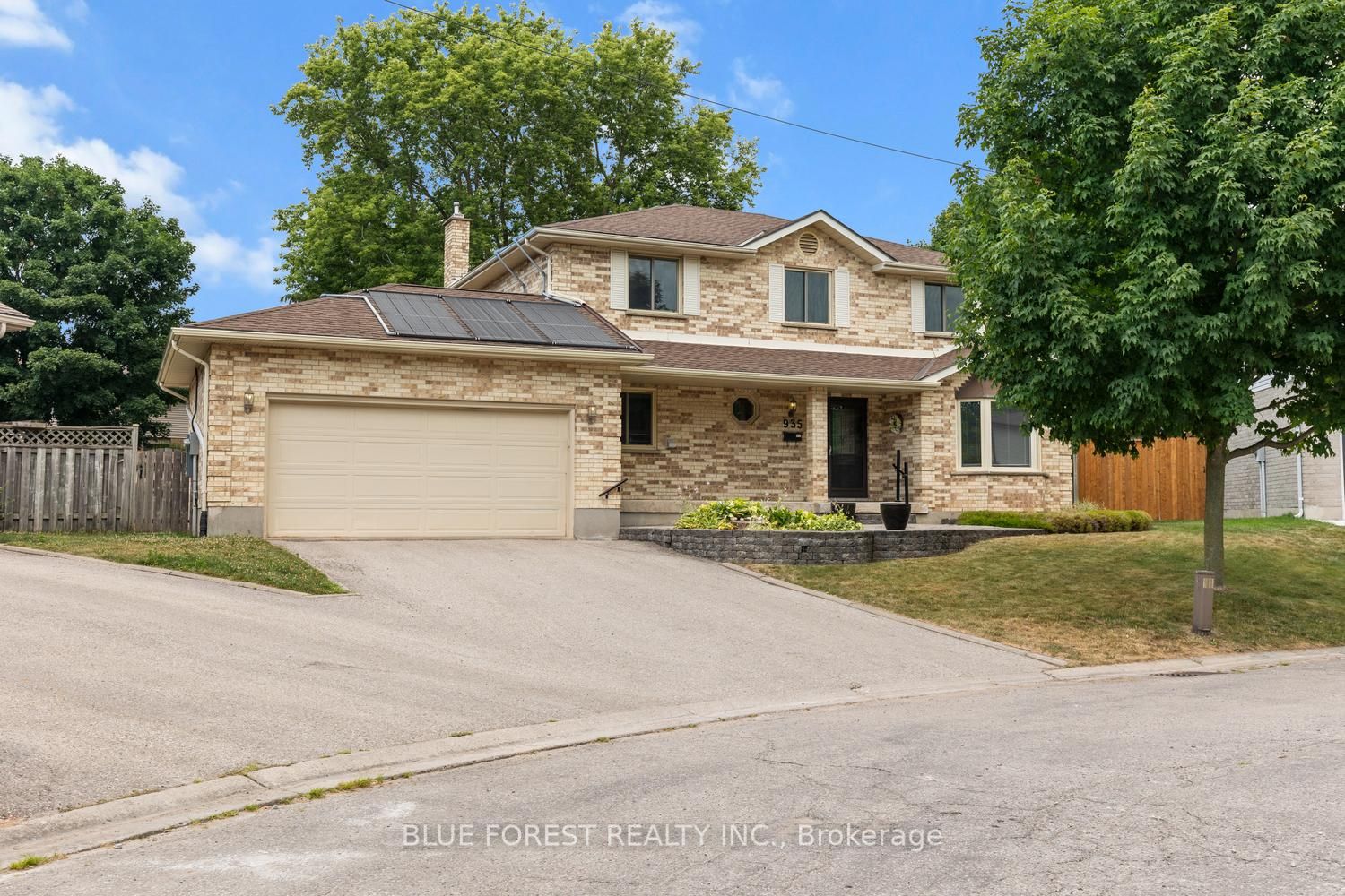 935 Country Club Place