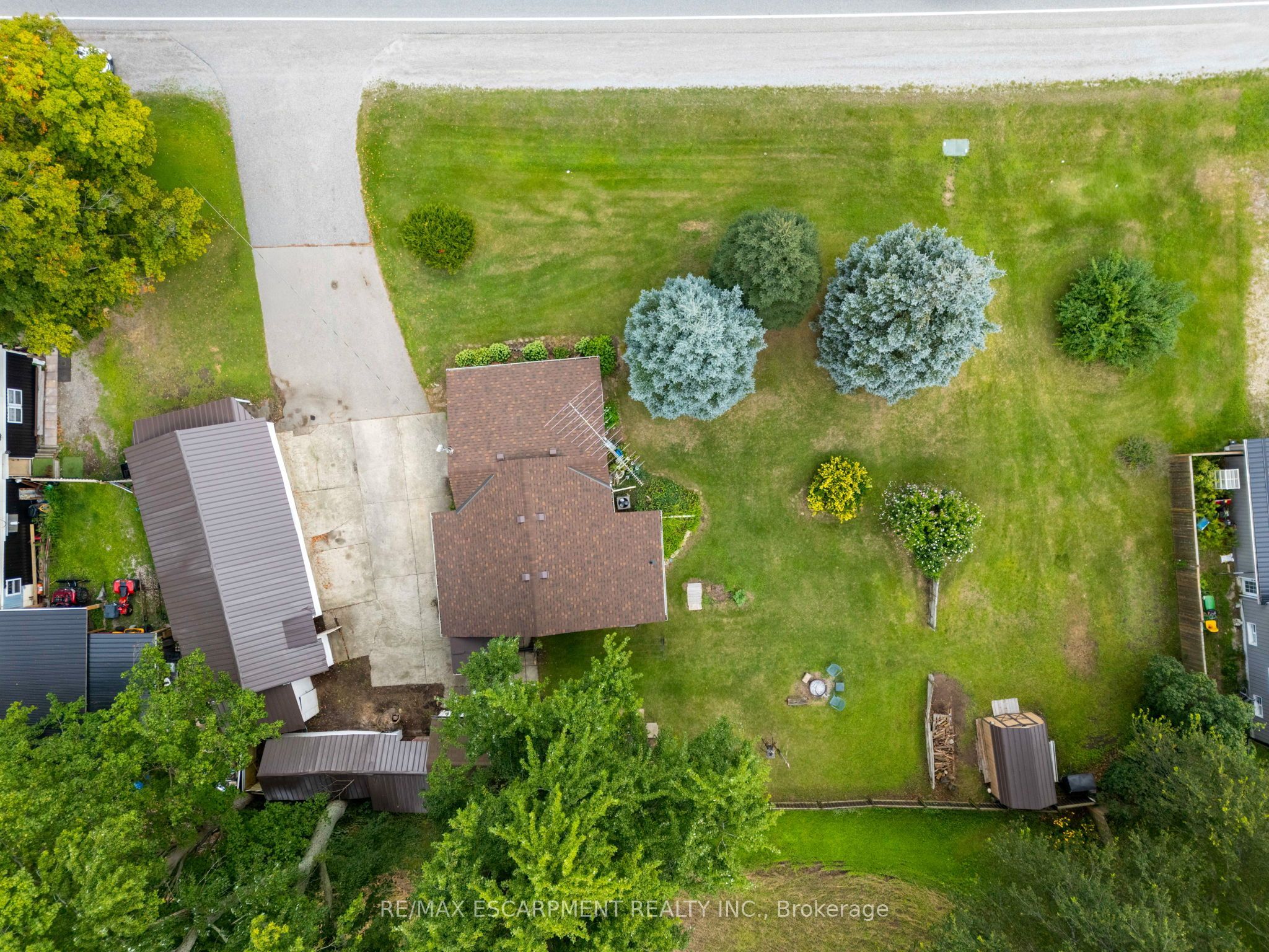 2088 Highway 3 Property Photo 2