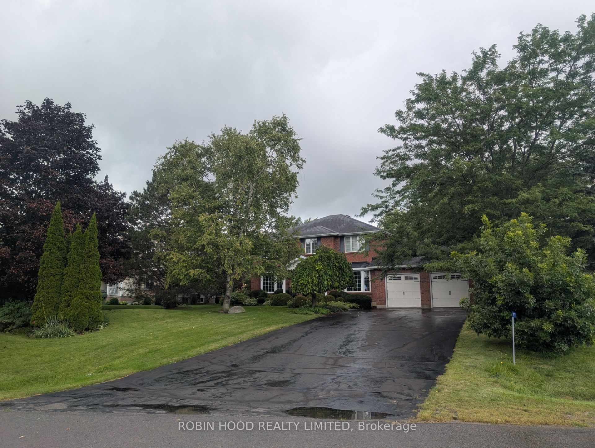 27 Hastings Park Drive Property Photo 1