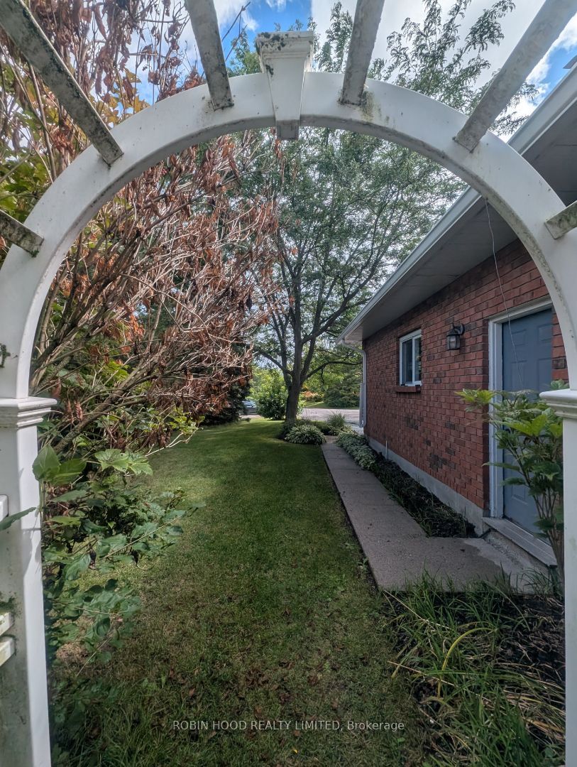 27 Hastings Park Drive Property Photo 31