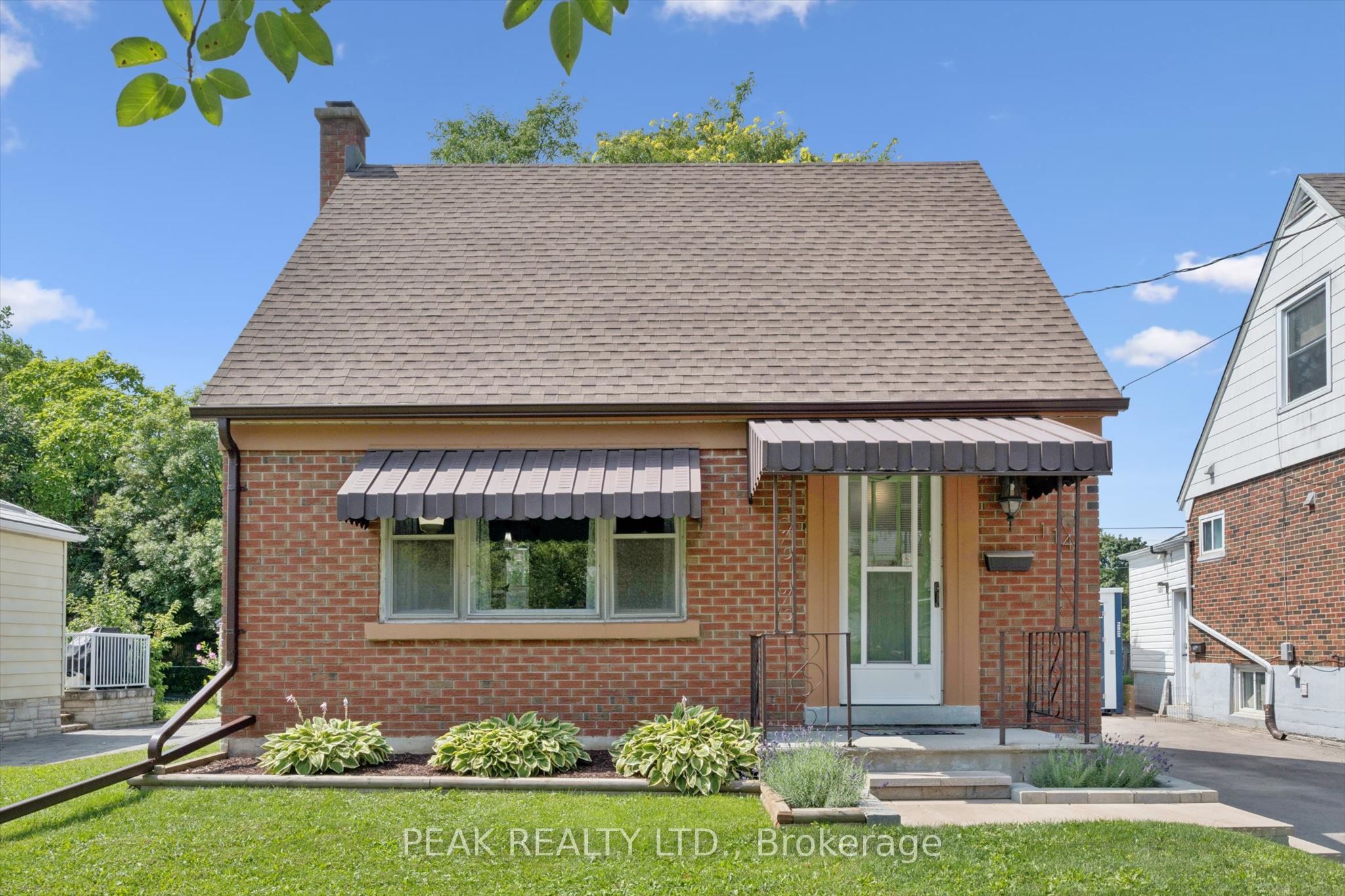 114 Lorne Crescent Property Photo 2
