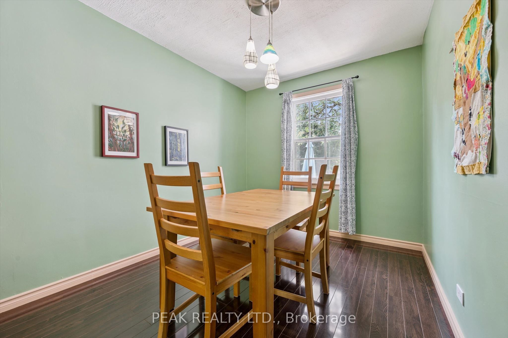 114 Lorne Crescent Property Photo 9