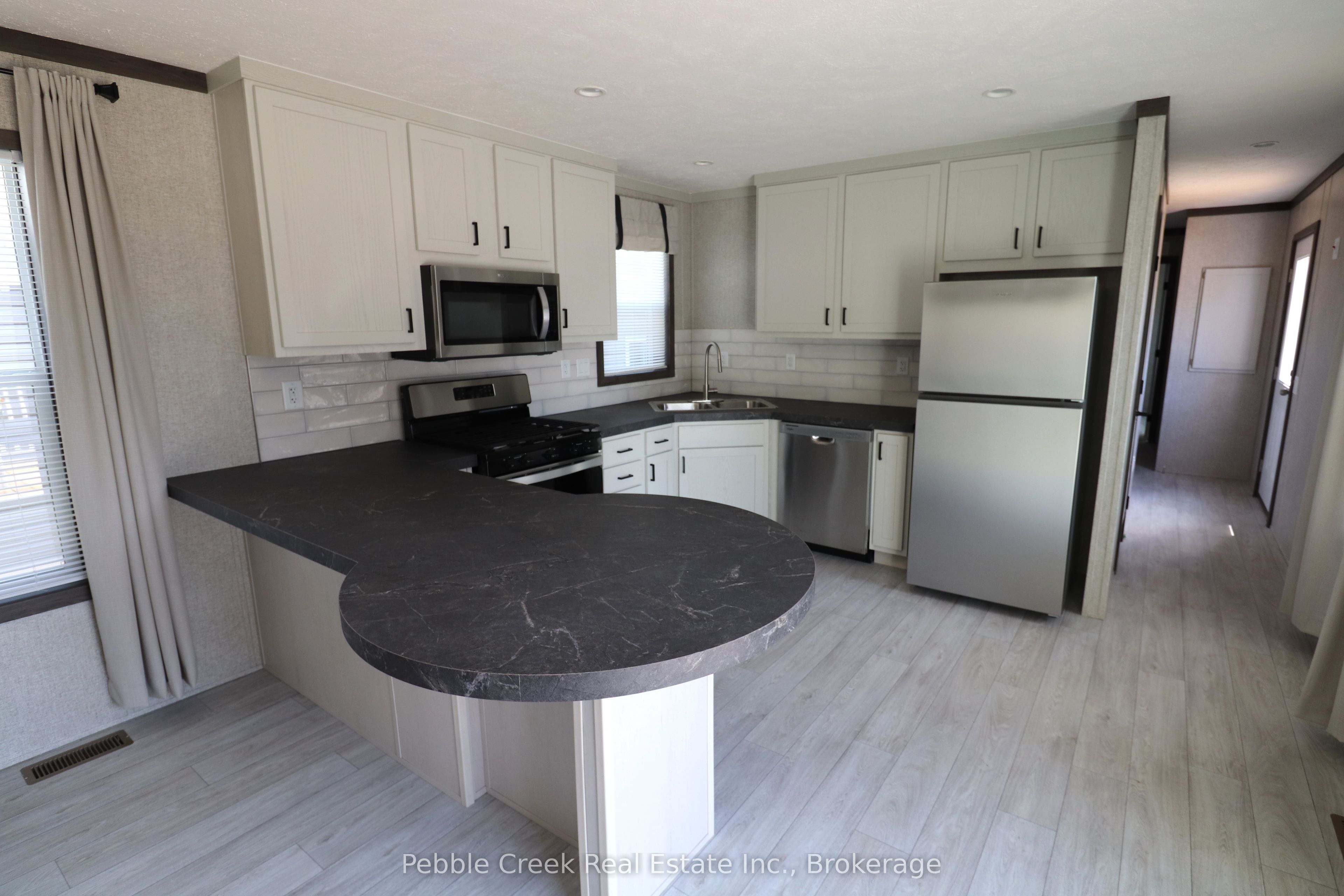 17 Sutton Drive Property Photo 6