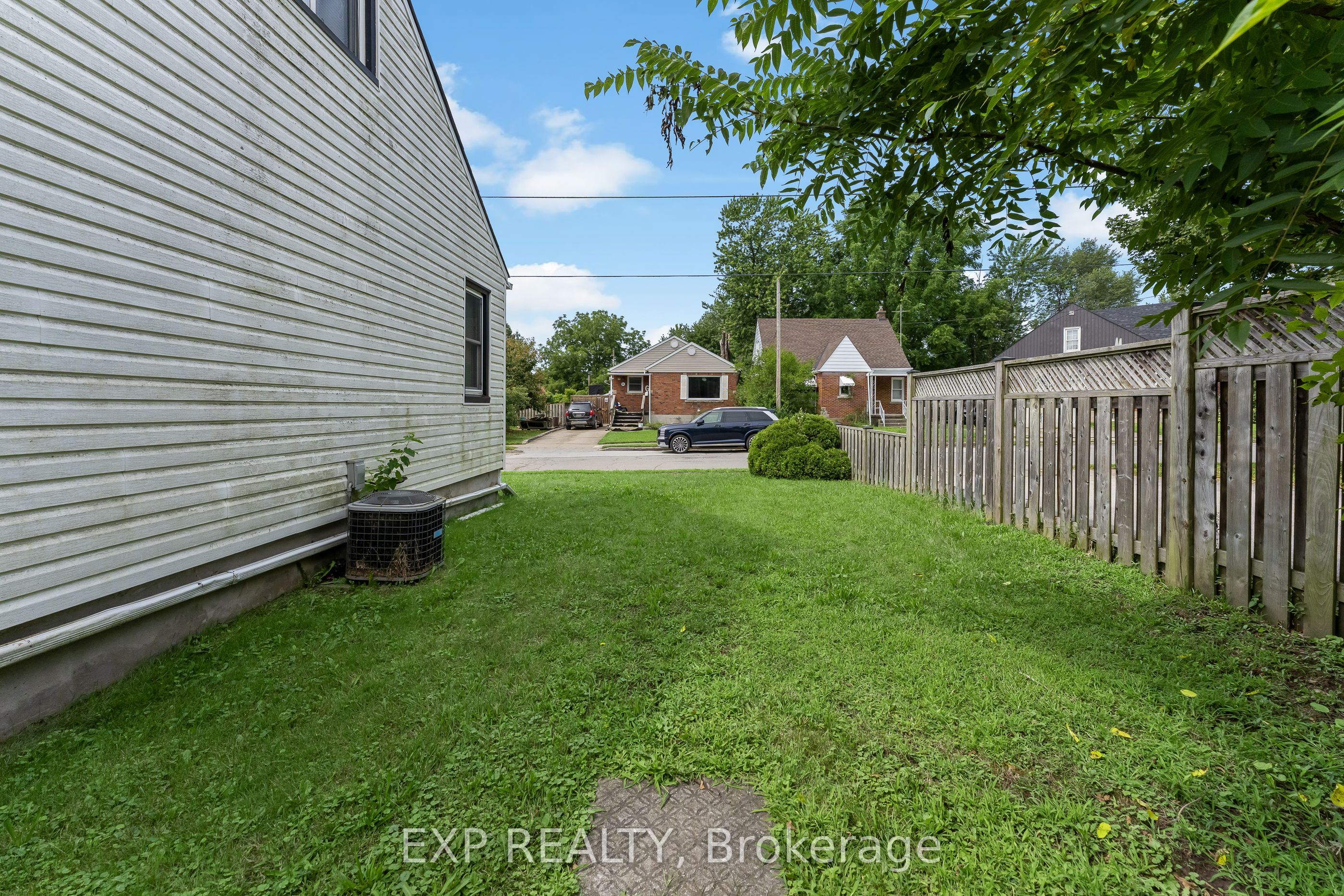 6304 Finlay Avenue Property Photo 6