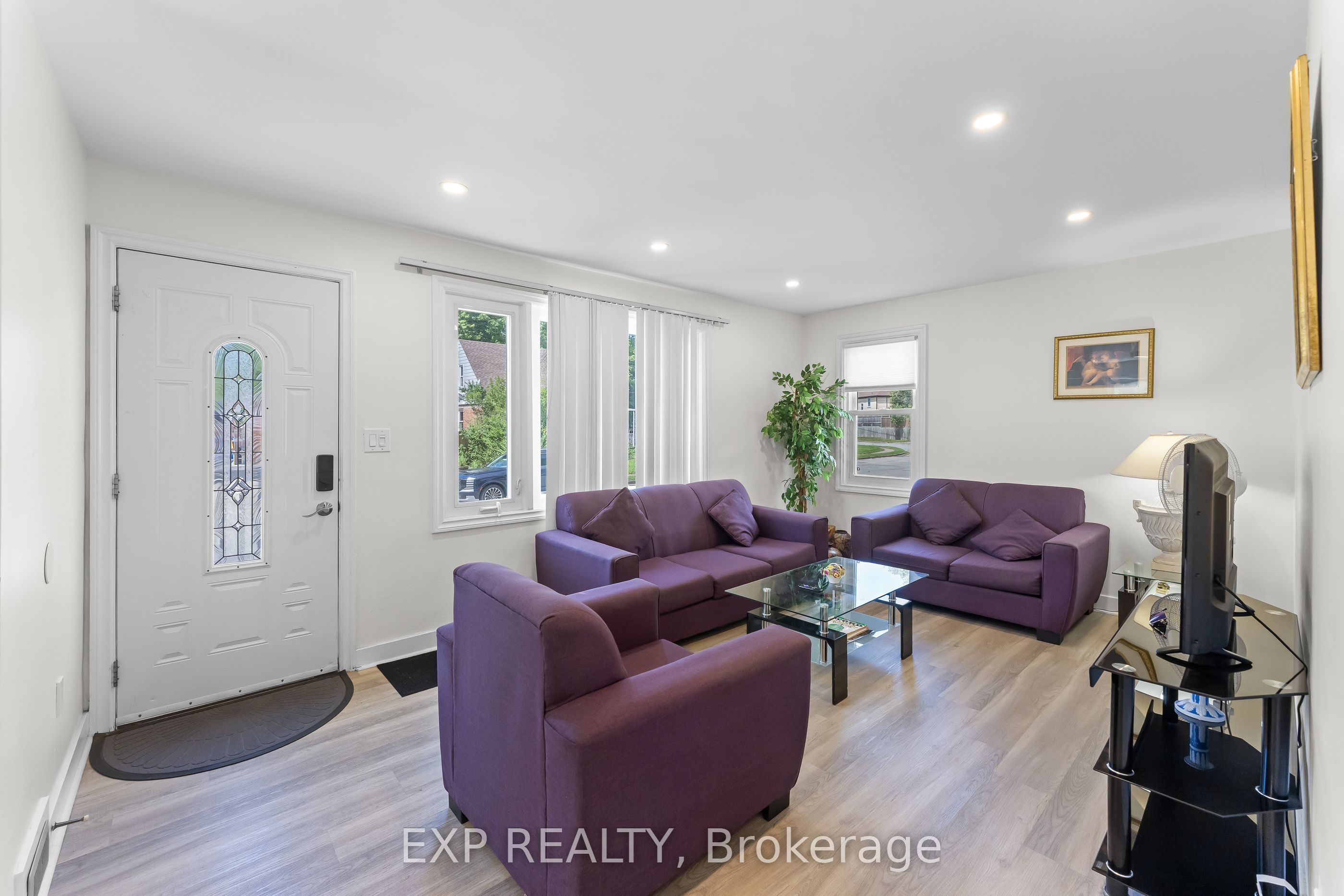 6304 Finlay Avenue Property Photo 7