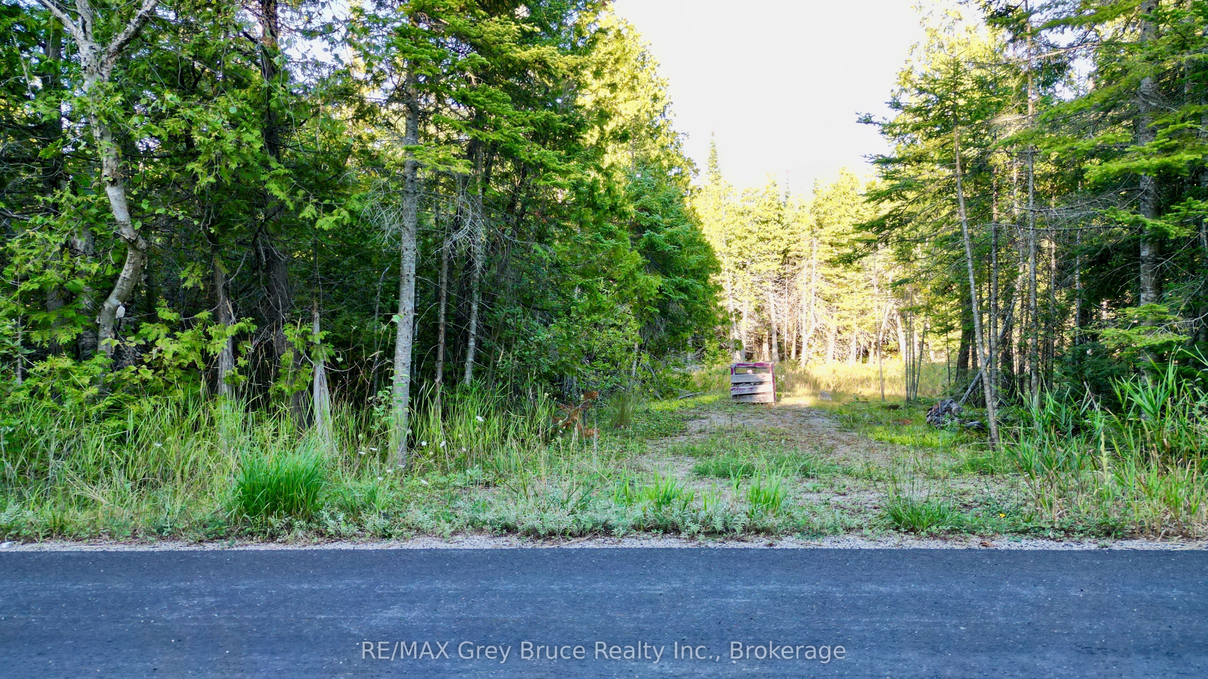 8 Devils Glen Property Photo 1