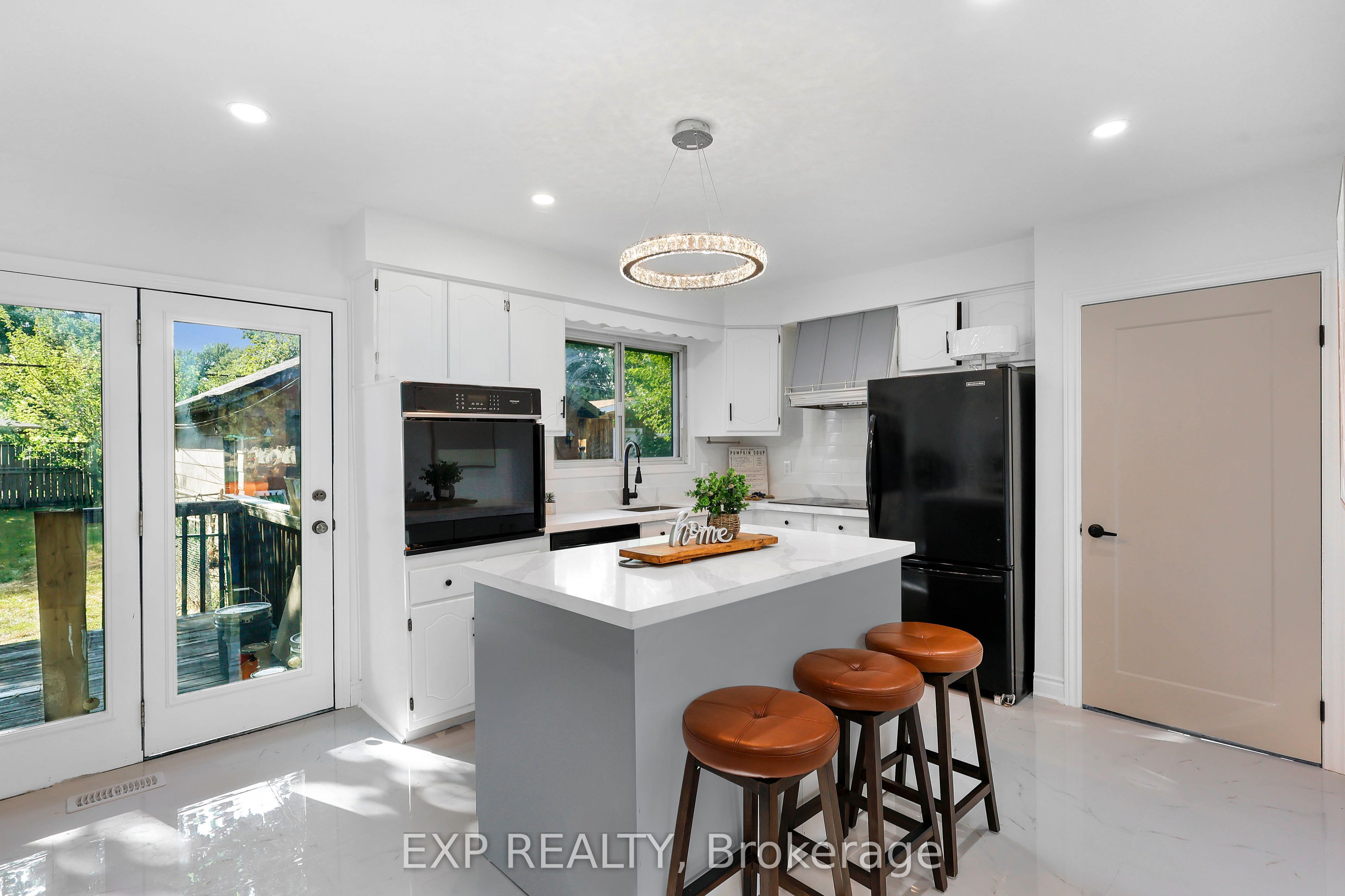 1235 Michael Street Property Photo 6