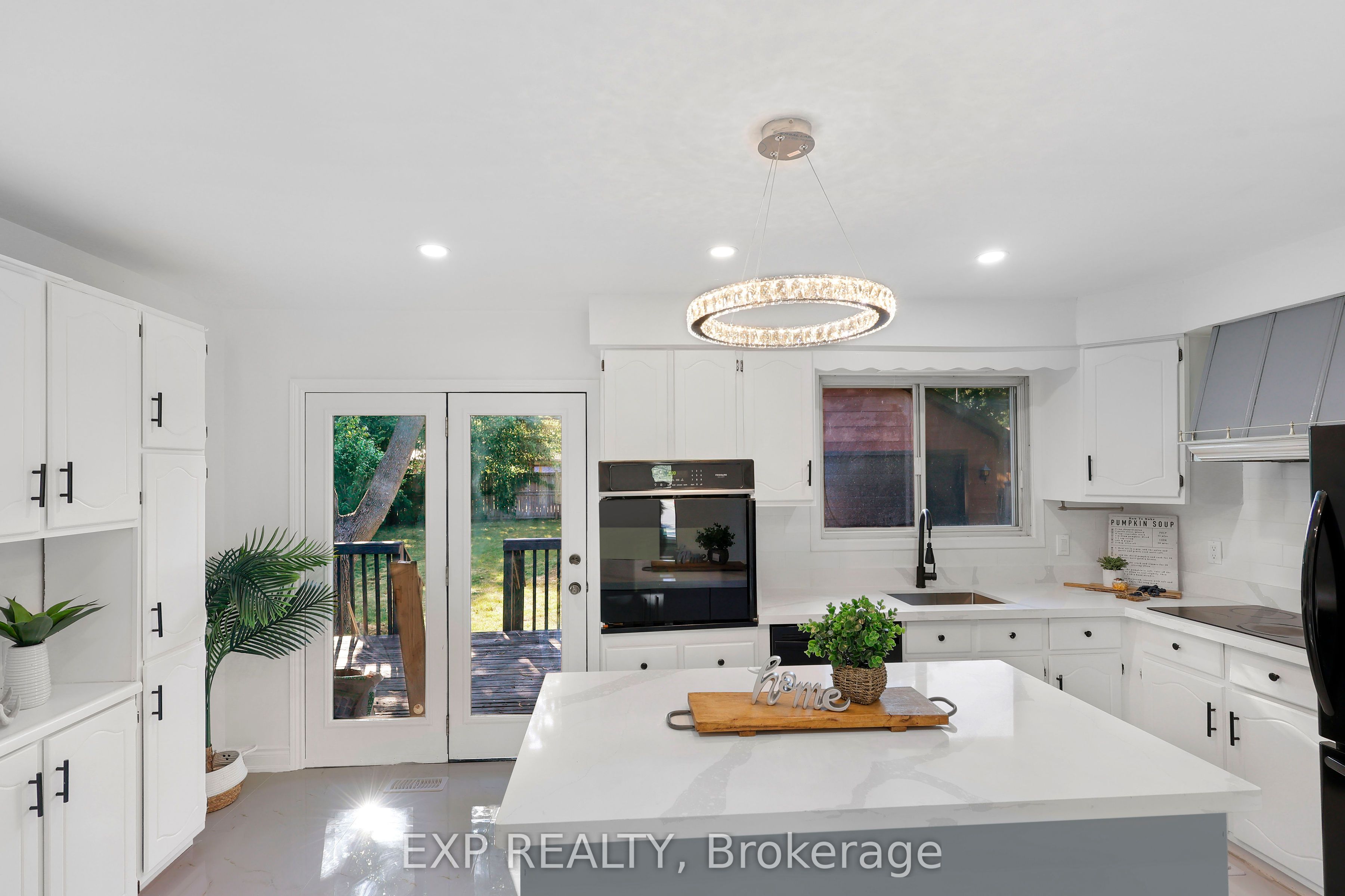 1235 Michael Street Property Photo 8