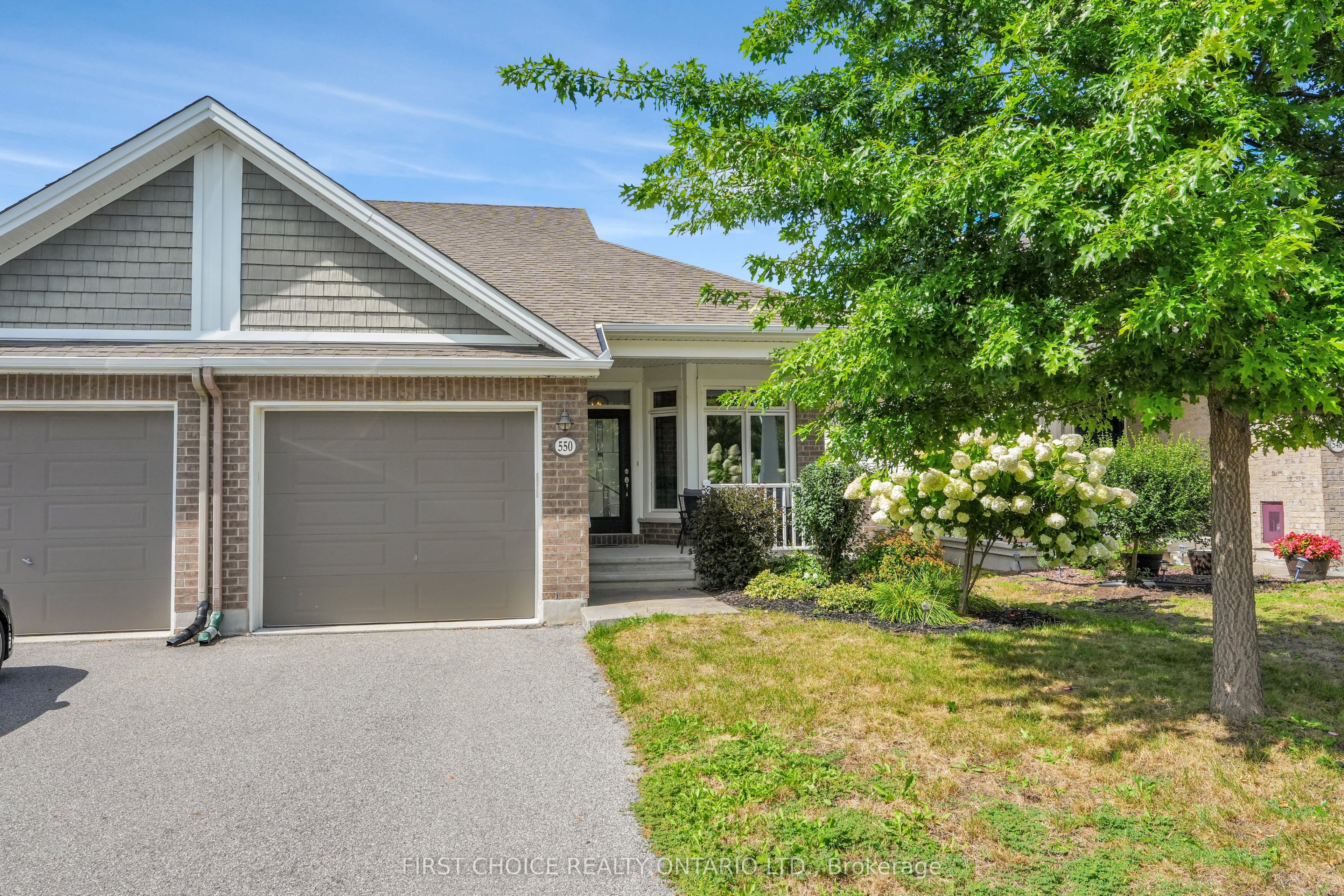 550 Silverbell Crescent Property Photo 1