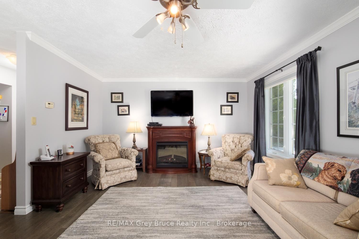 358 Huron Road Property Photo 6