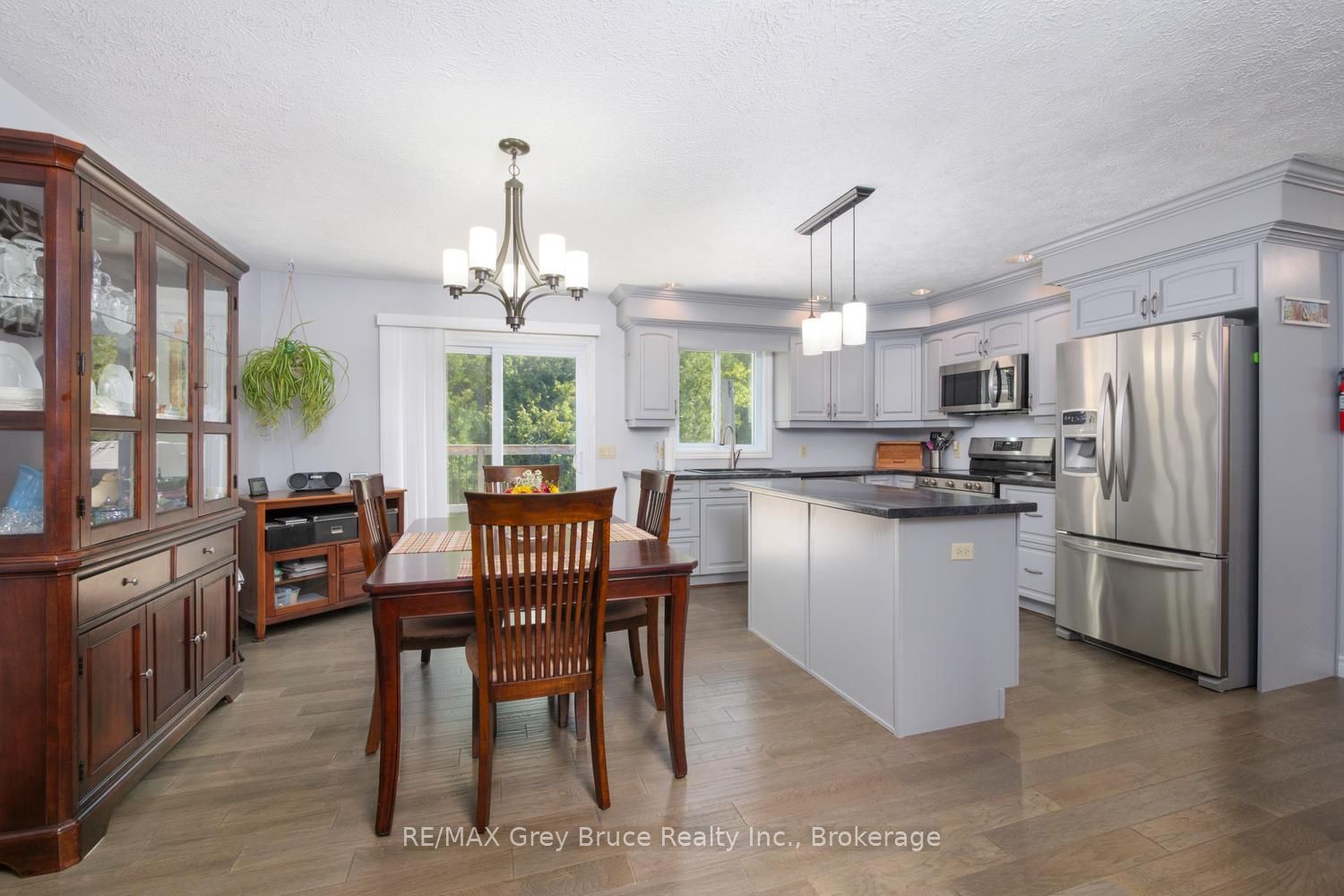 358 Huron Road Property Photo 10