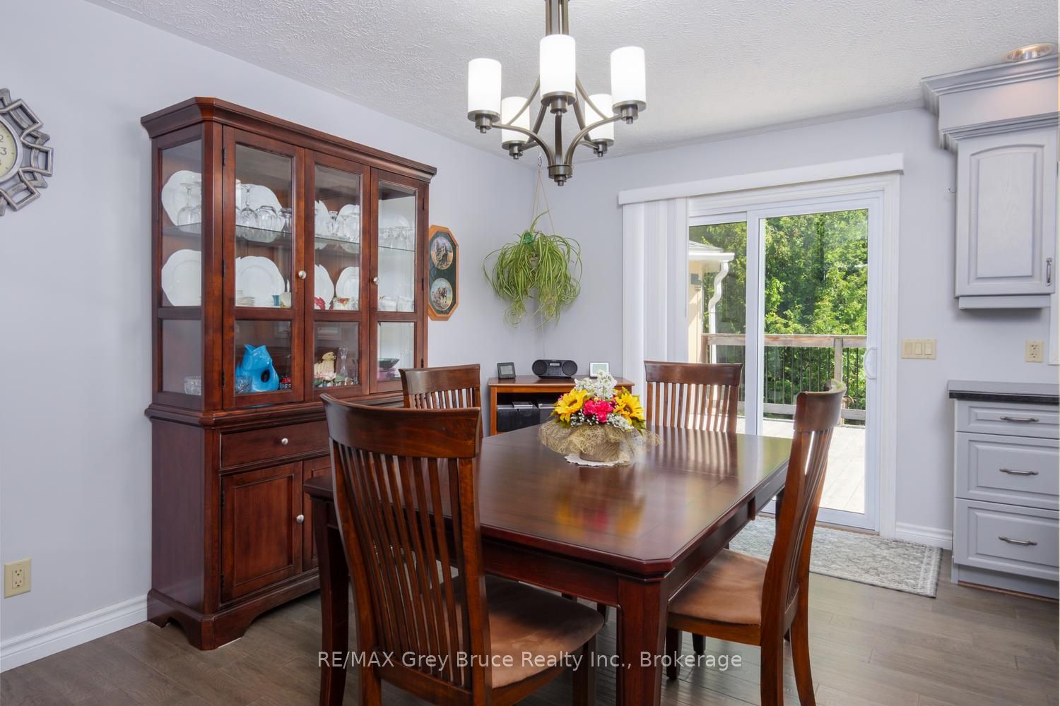 358 Huron Road Property Photo 14