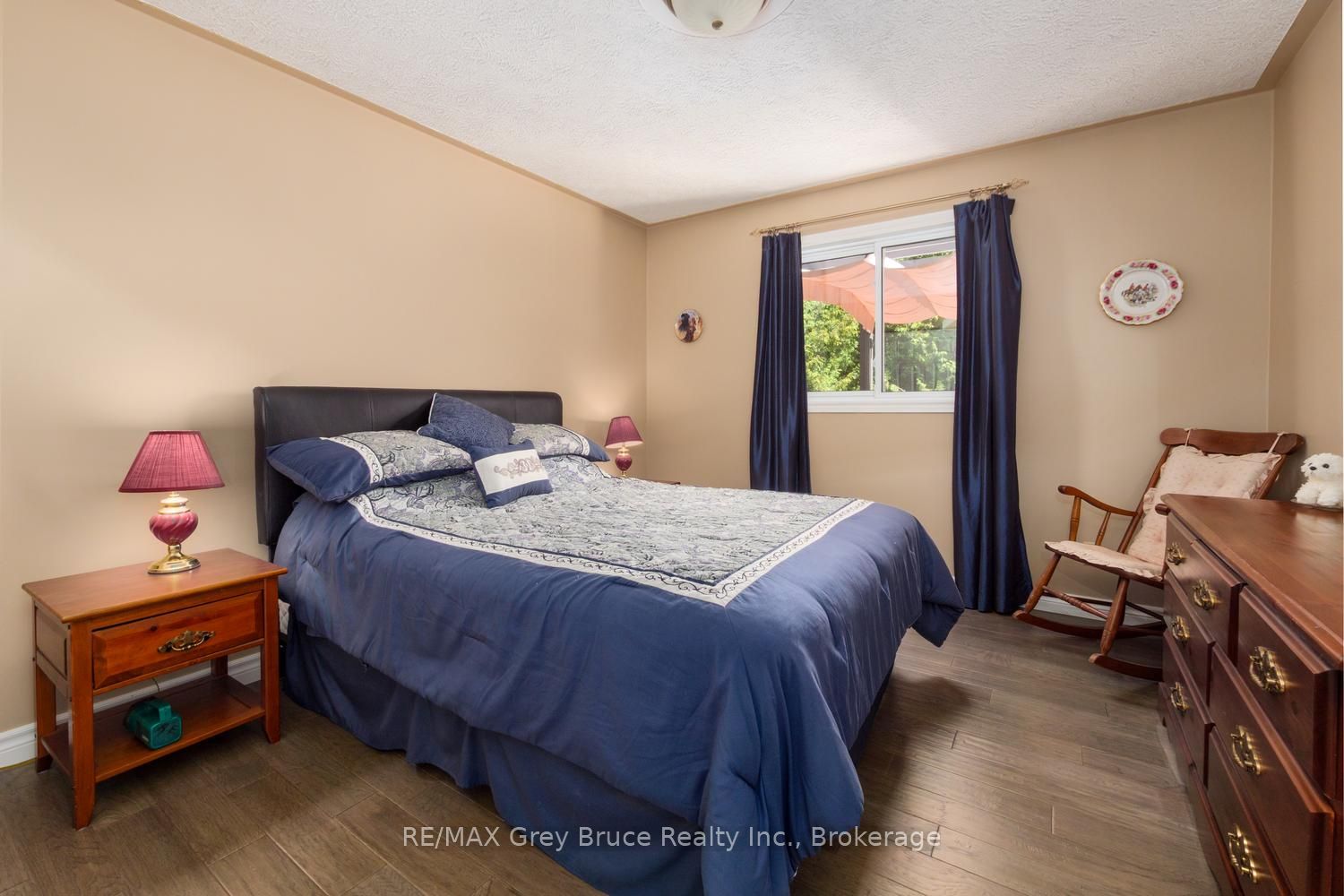 358 Huron Road Property Photo 17