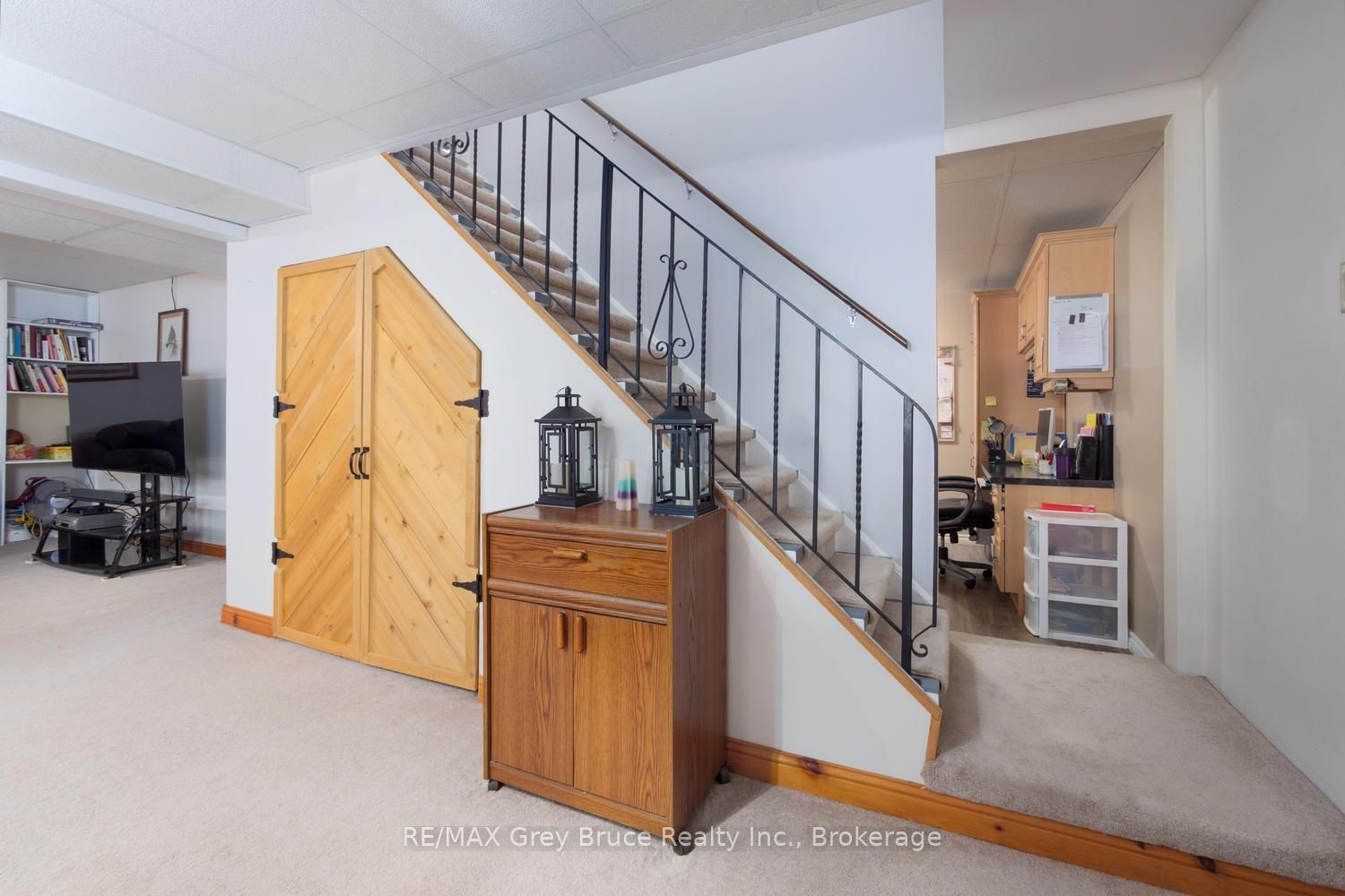 358 Huron Road Property Photo 25