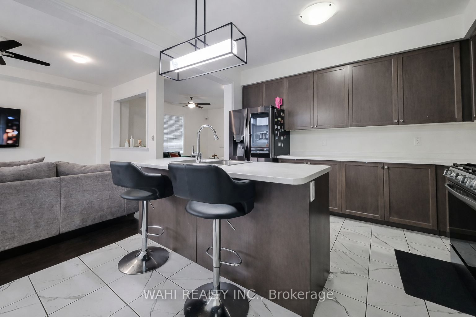 73 Lillian Way Property Photo 4