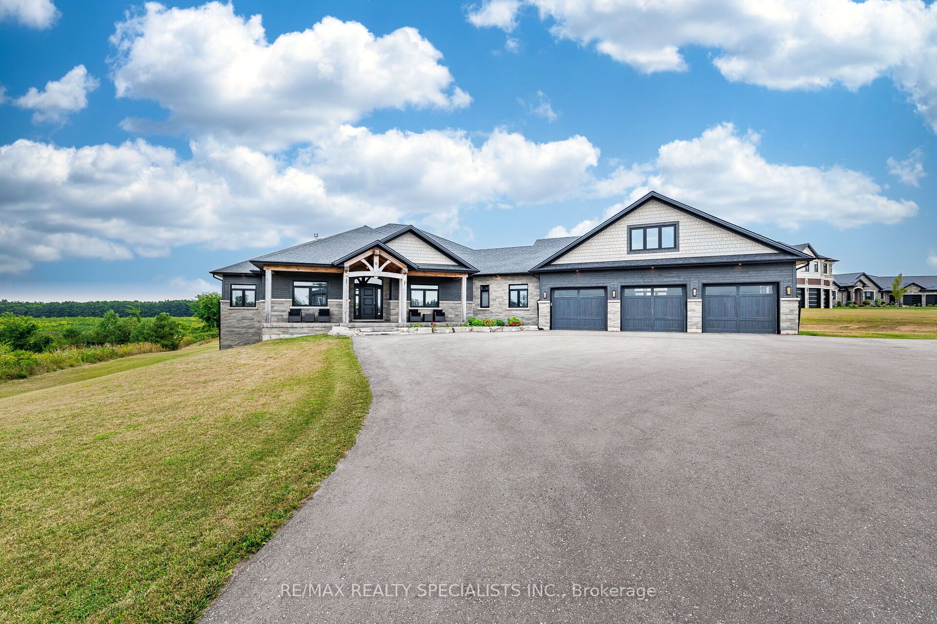 6 Rutledge Heights Property Photo 1