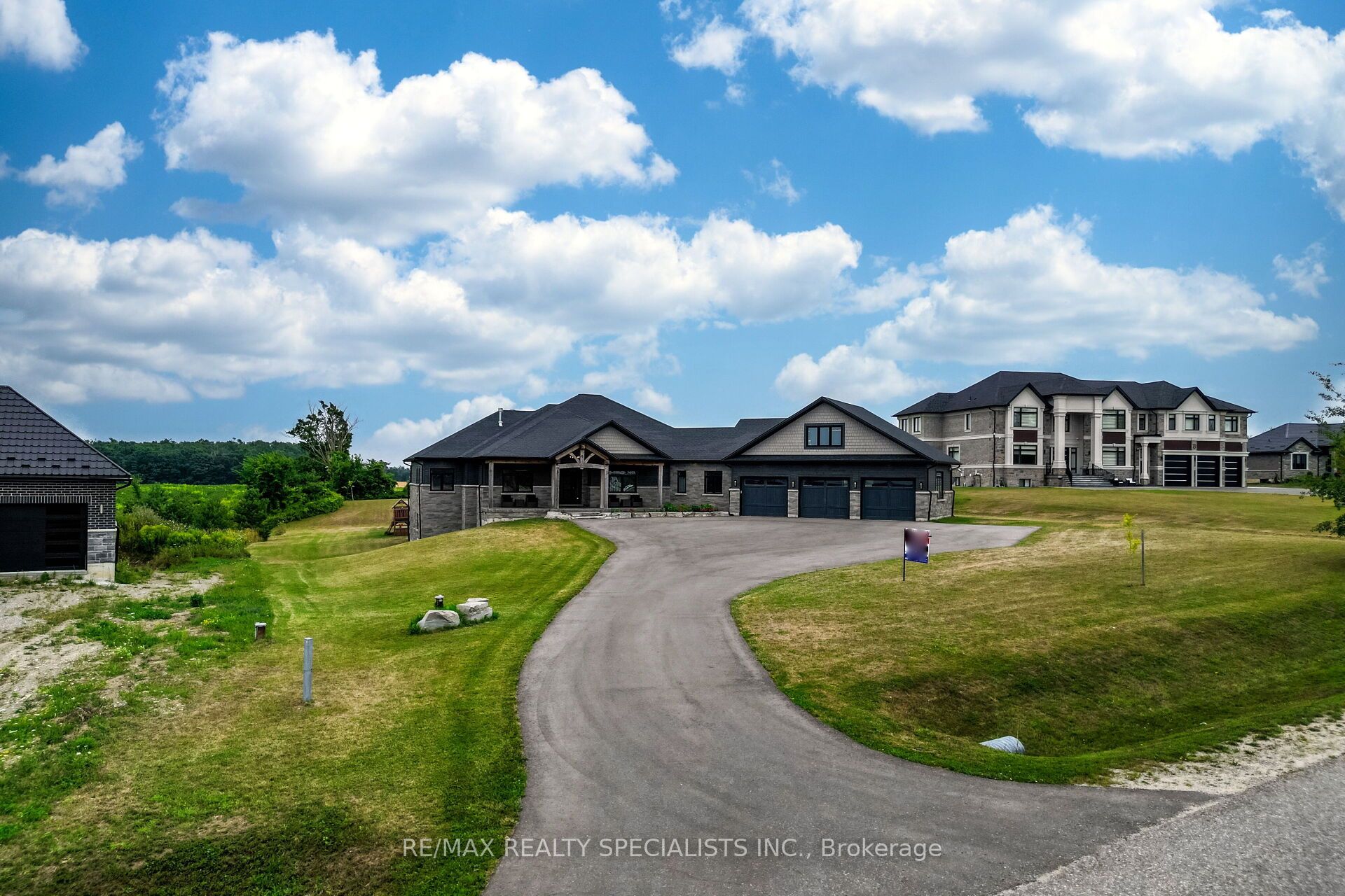 6 Rutledge Heights Property Photo 3