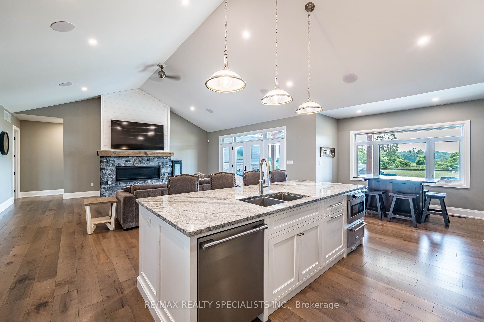 6 Rutledge Heights Property Photo 18