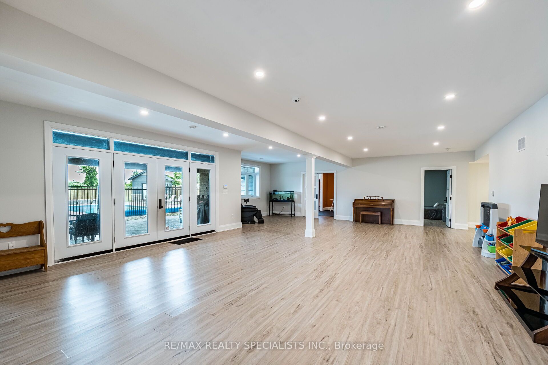 6 Rutledge Heights Property Photo 42