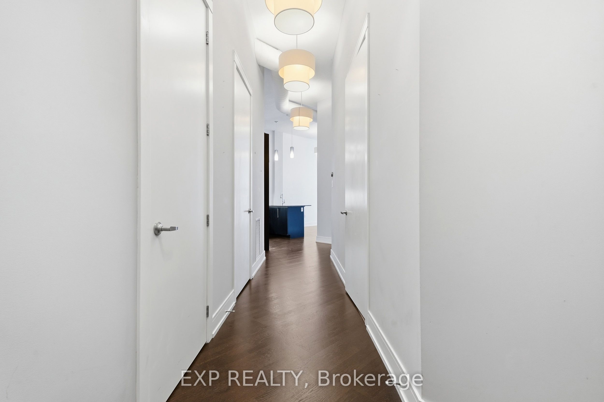 112 Benton Street 417 Property Photo 4