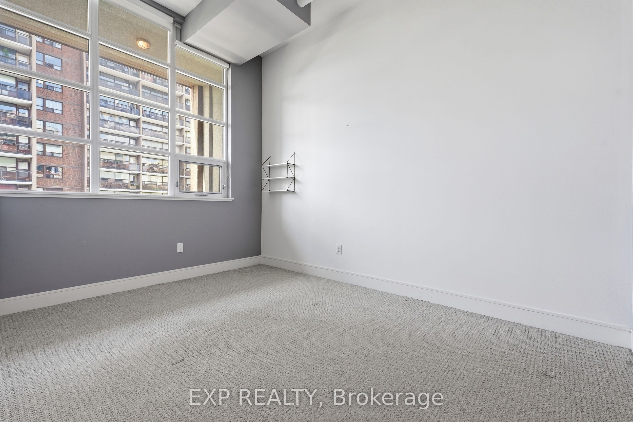 112 Benton Street 417 Property Photo 9