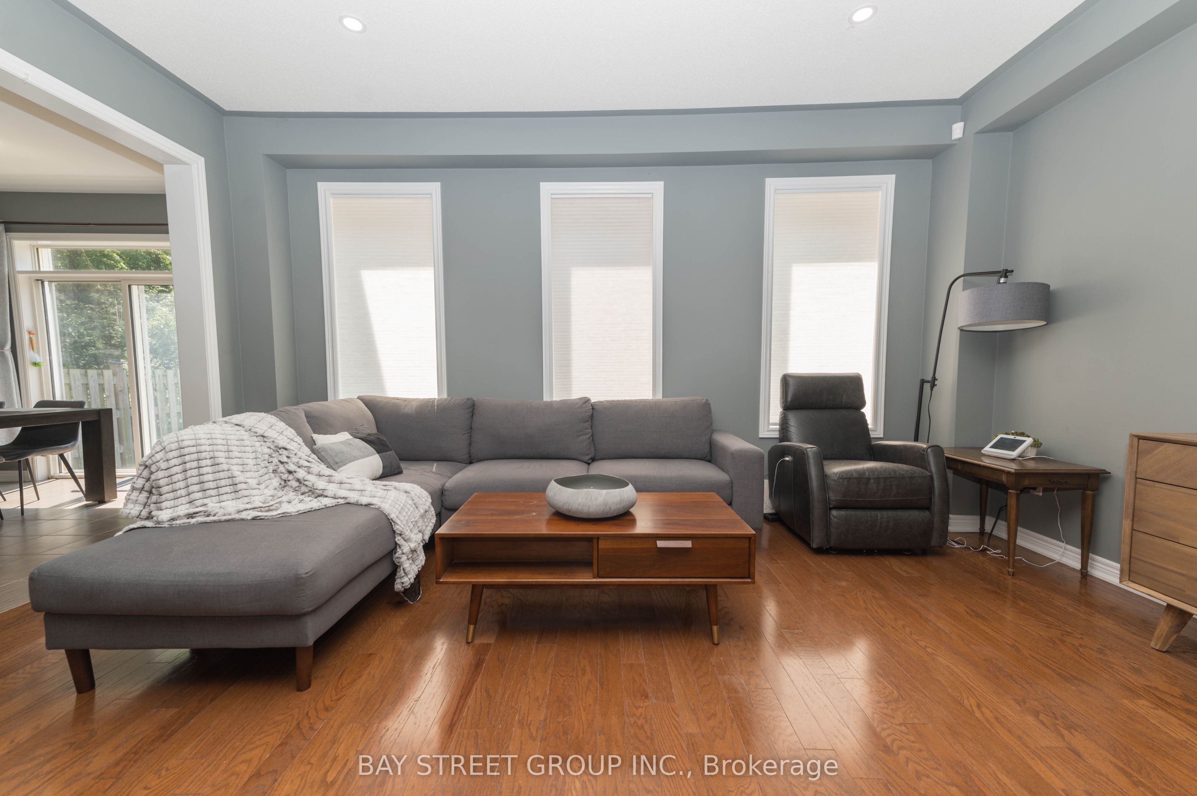 116 Winterberry Boulevard Property Photo 6