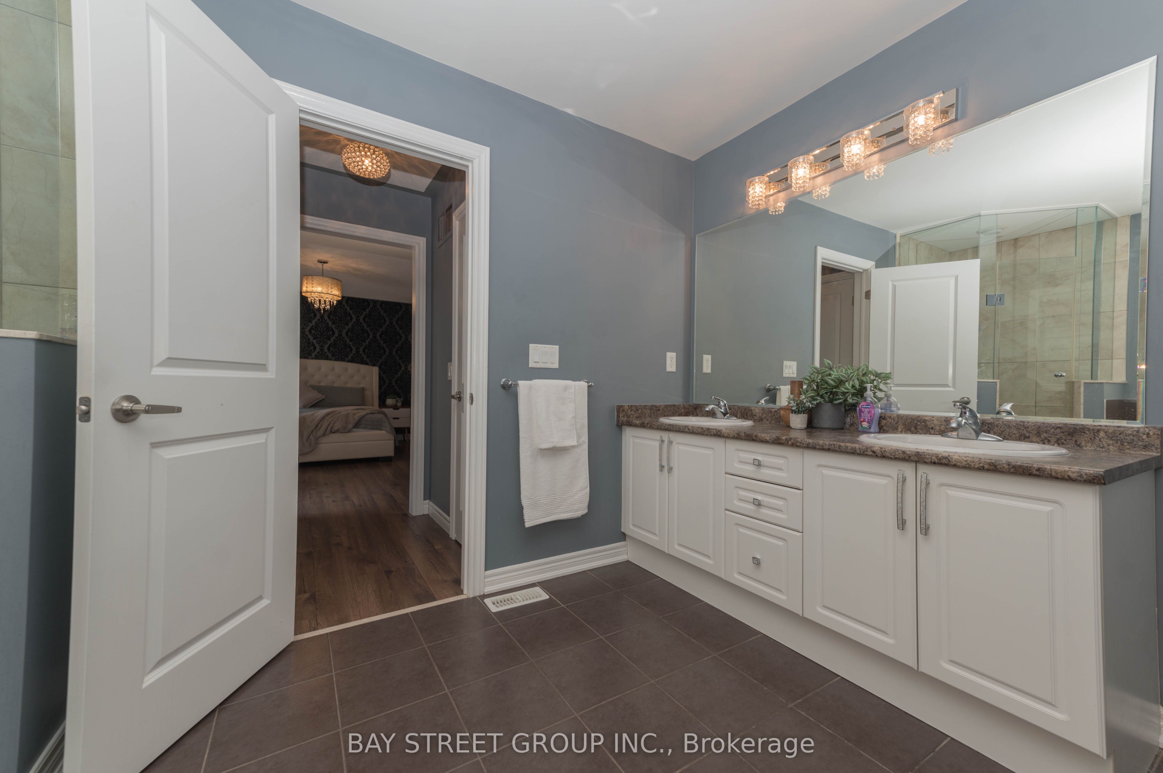 116 Winterberry Boulevard Property Photo 17