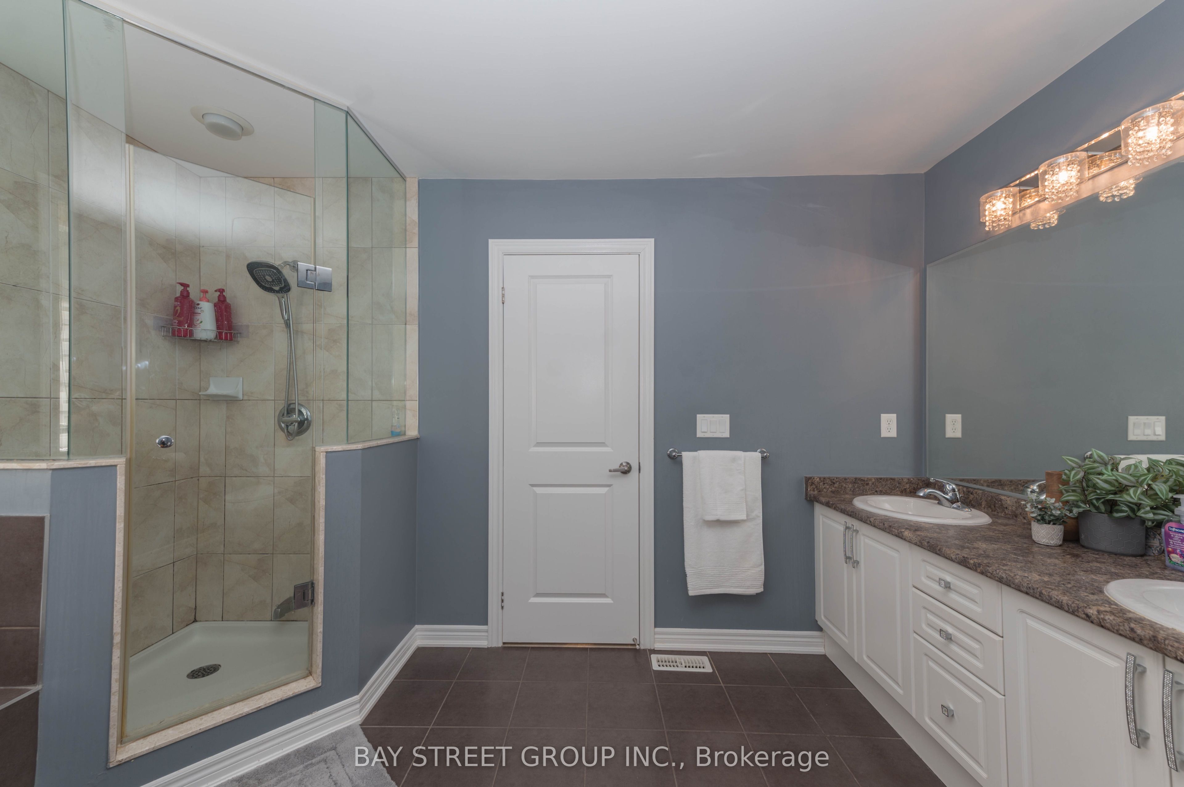 116 Winterberry Boulevard Property Photo 18