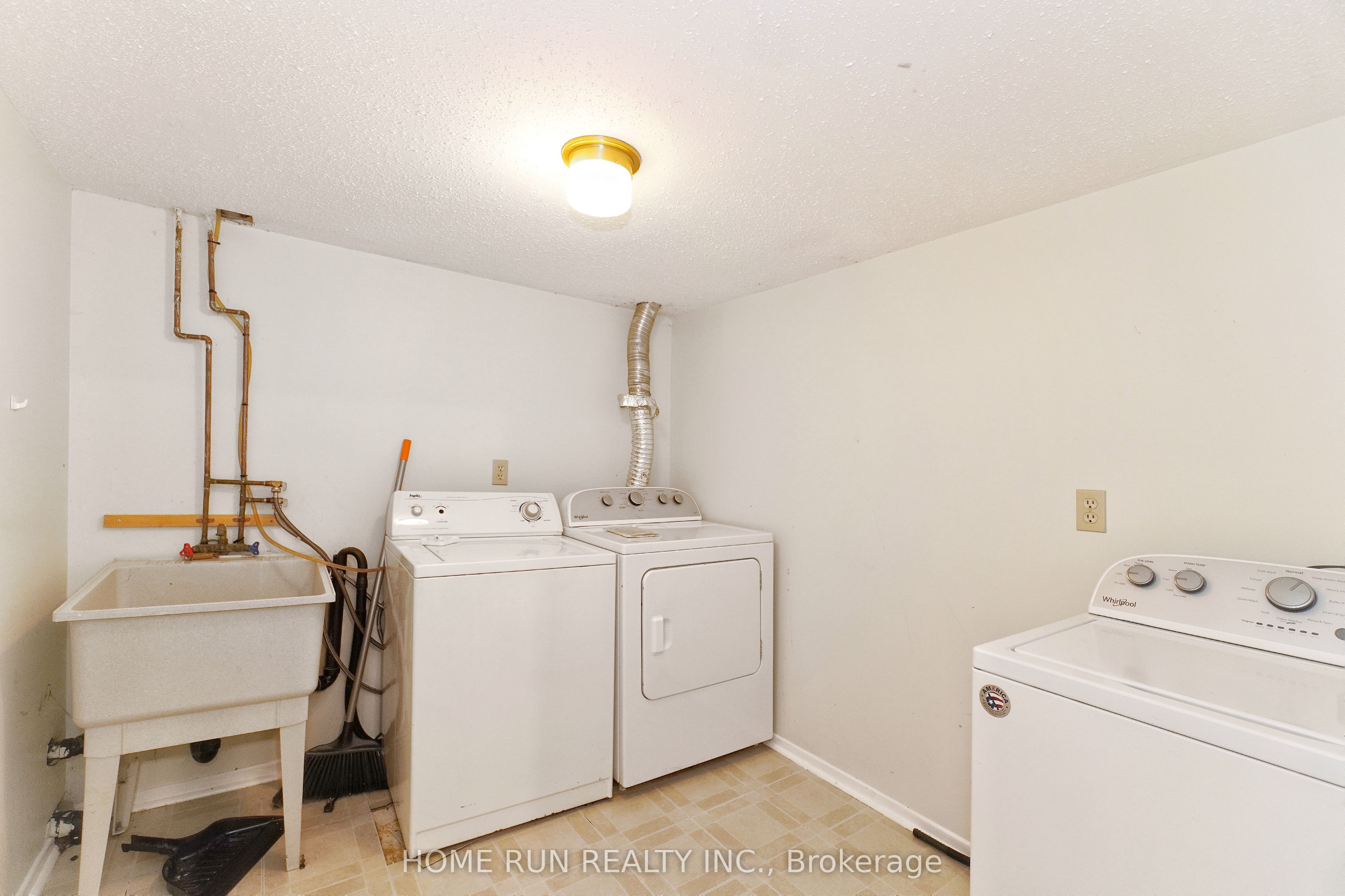 28 Castlebrook Lane A Property Photo 34