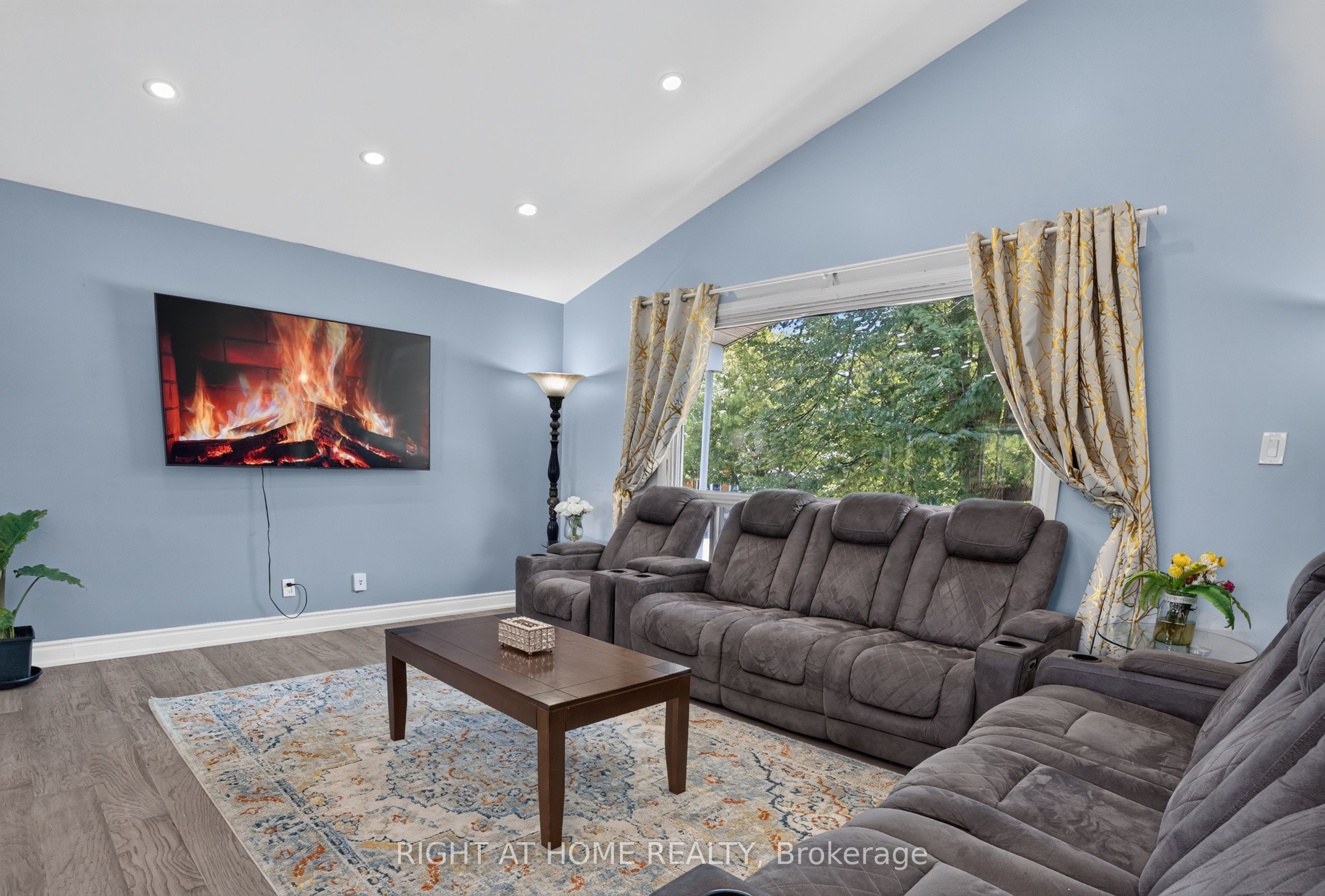 1385 Chartrand Avenue Property Photo 5