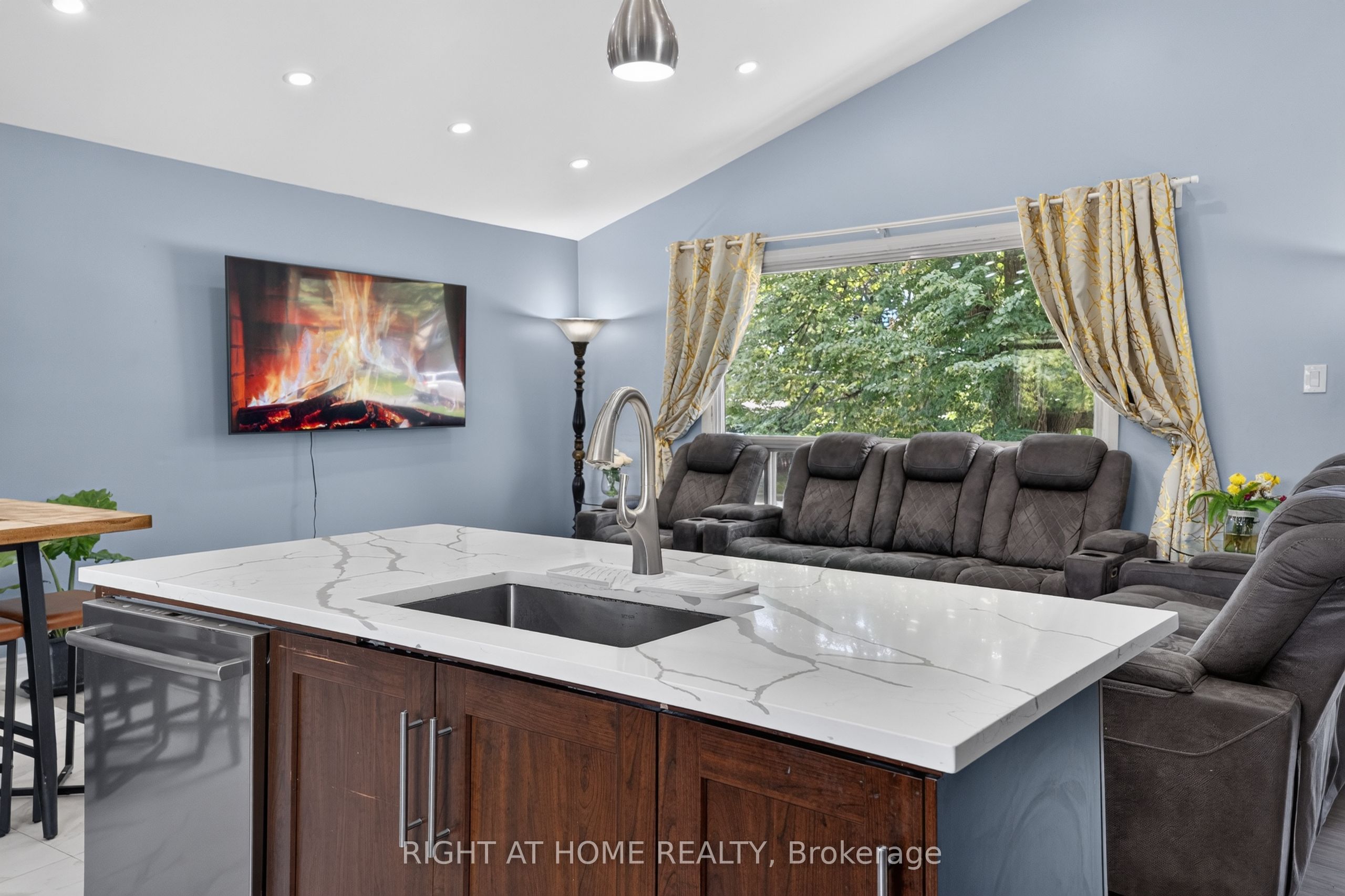 1385 Chartrand Avenue Property Photo 11