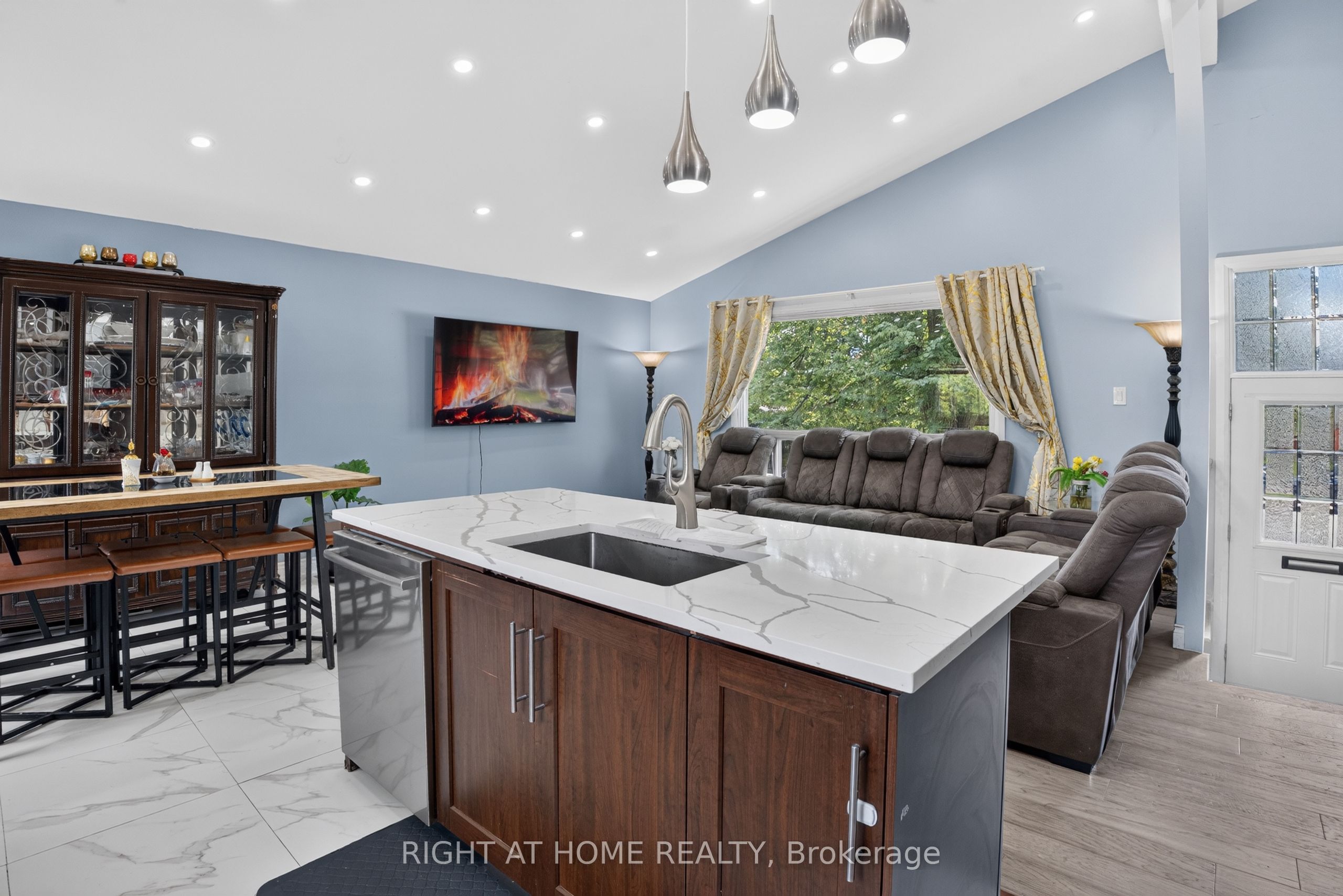 1385 Chartrand Avenue Property Photo 12