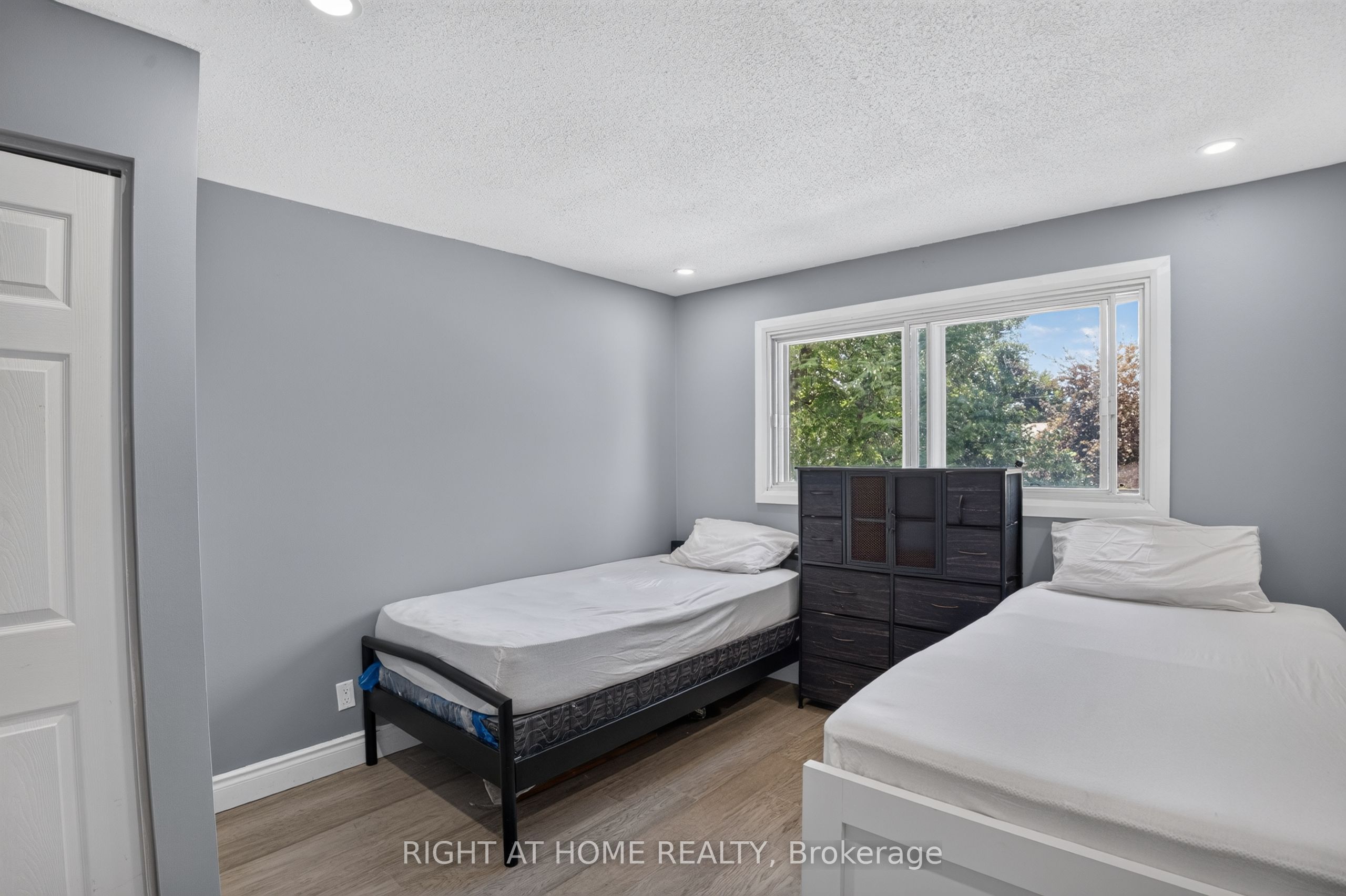 1385 Chartrand Avenue Property Photo 18