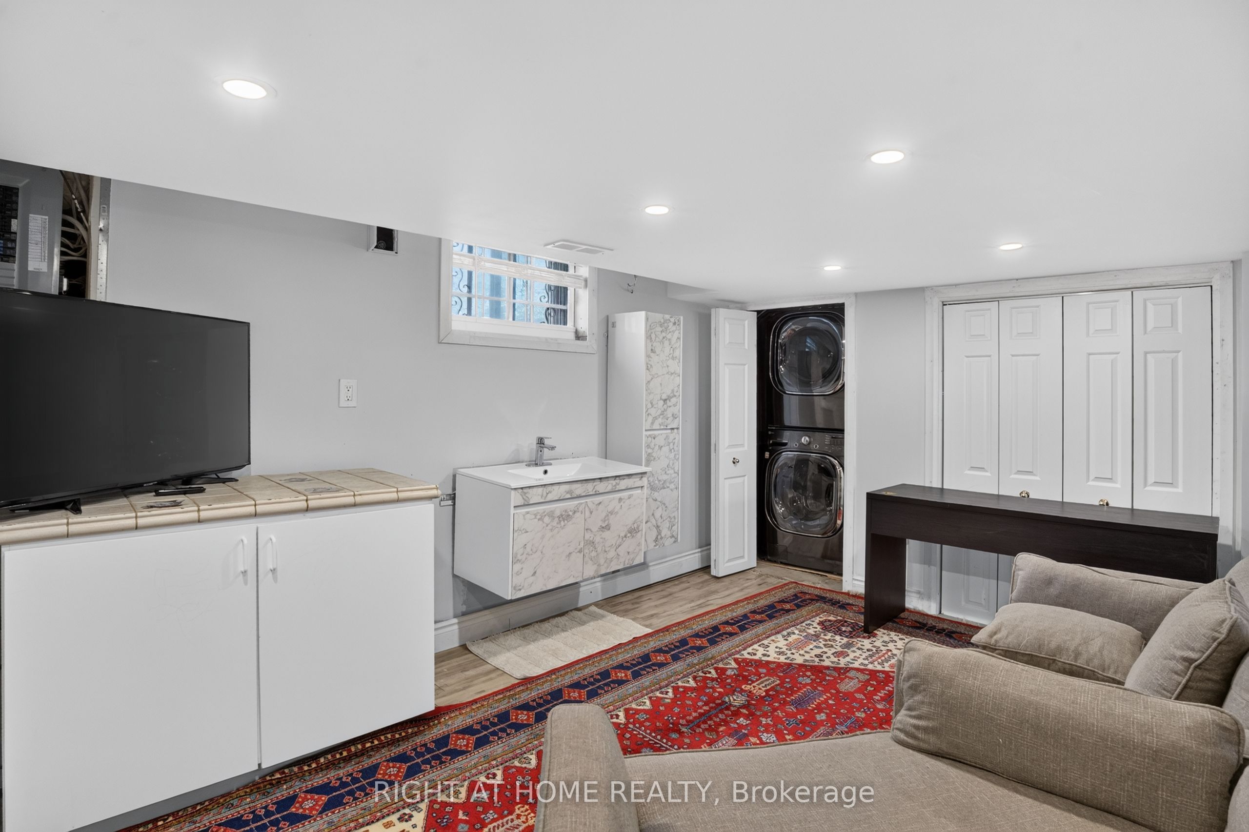 1385 Chartrand Avenue Property Photo 30